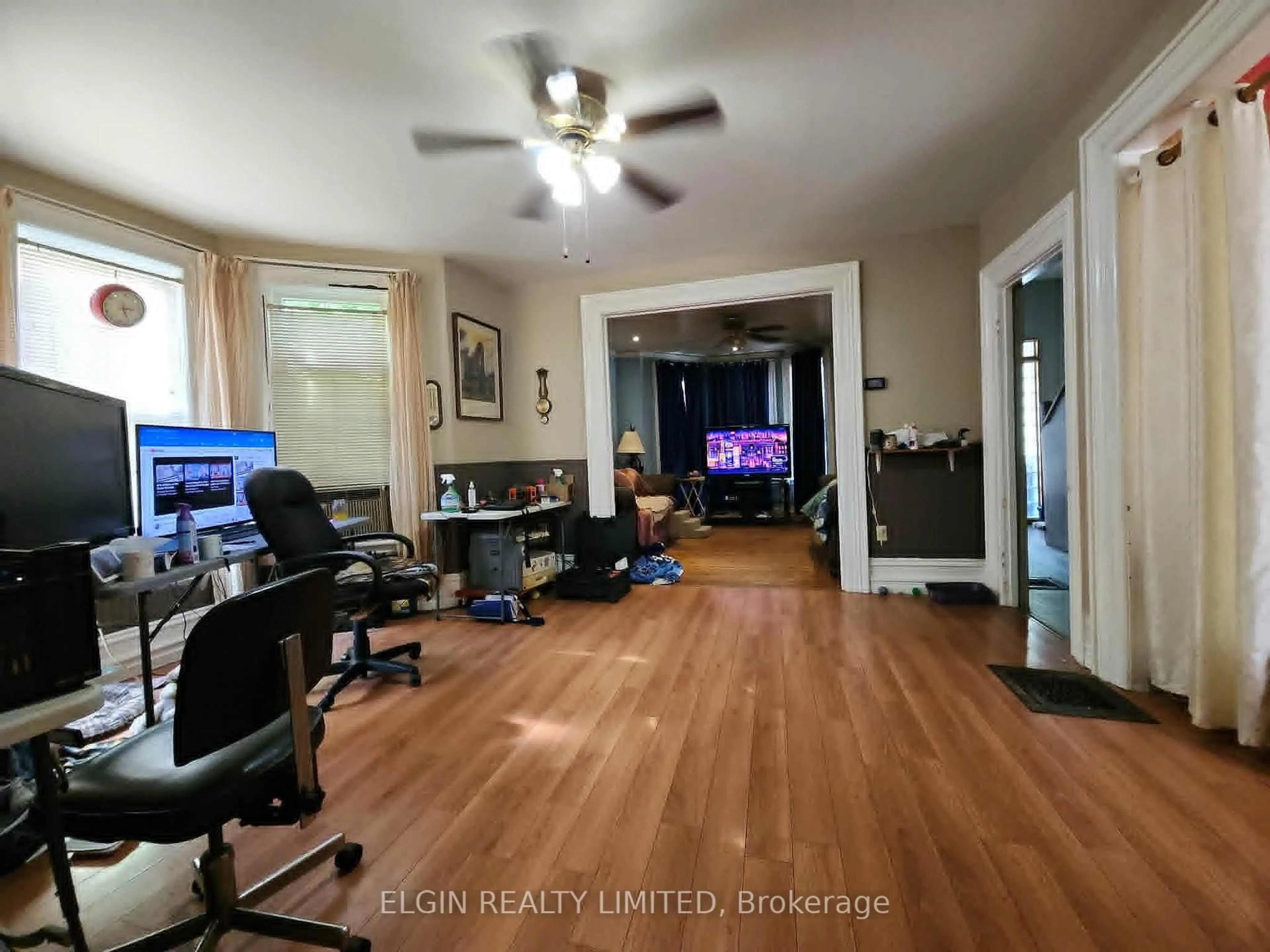A pic of a room for 107 Gladstone Ave, St. Thomas Ontario N5R 2L9