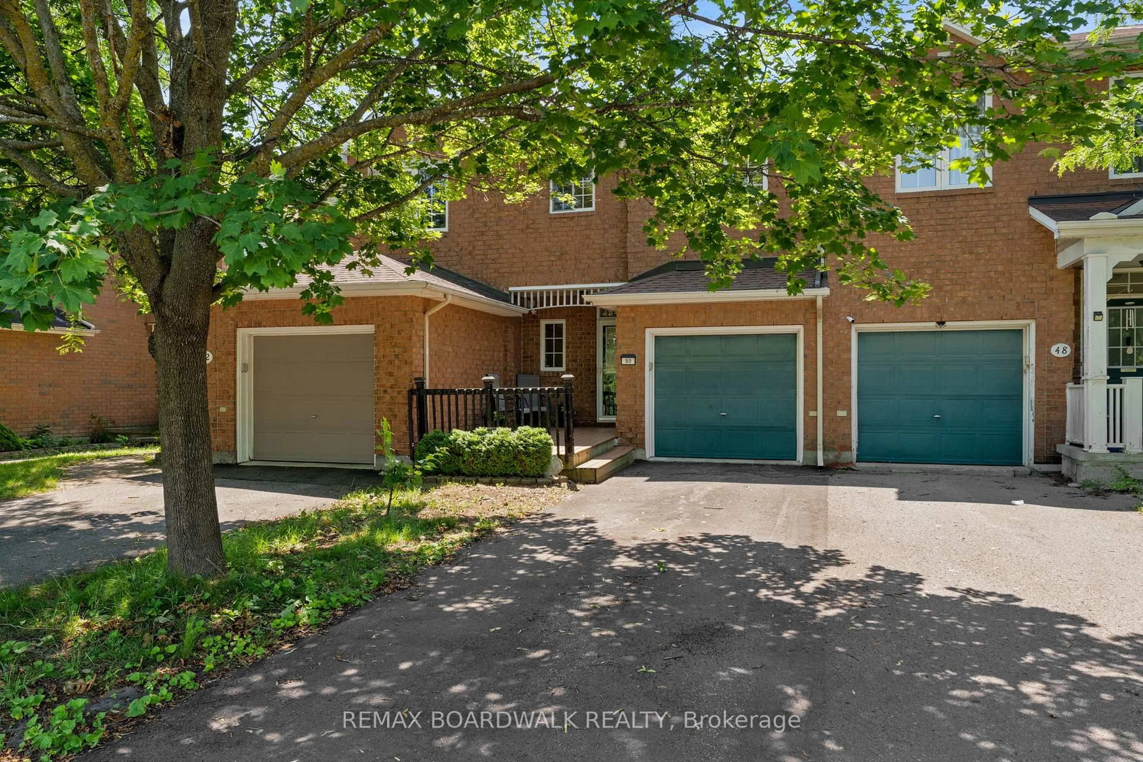 A pic from outside/outdoor area/front of a property/back of a property/a pic from drone, street for 50 Gray Cres, Ottawa Ontario K2K 3L2