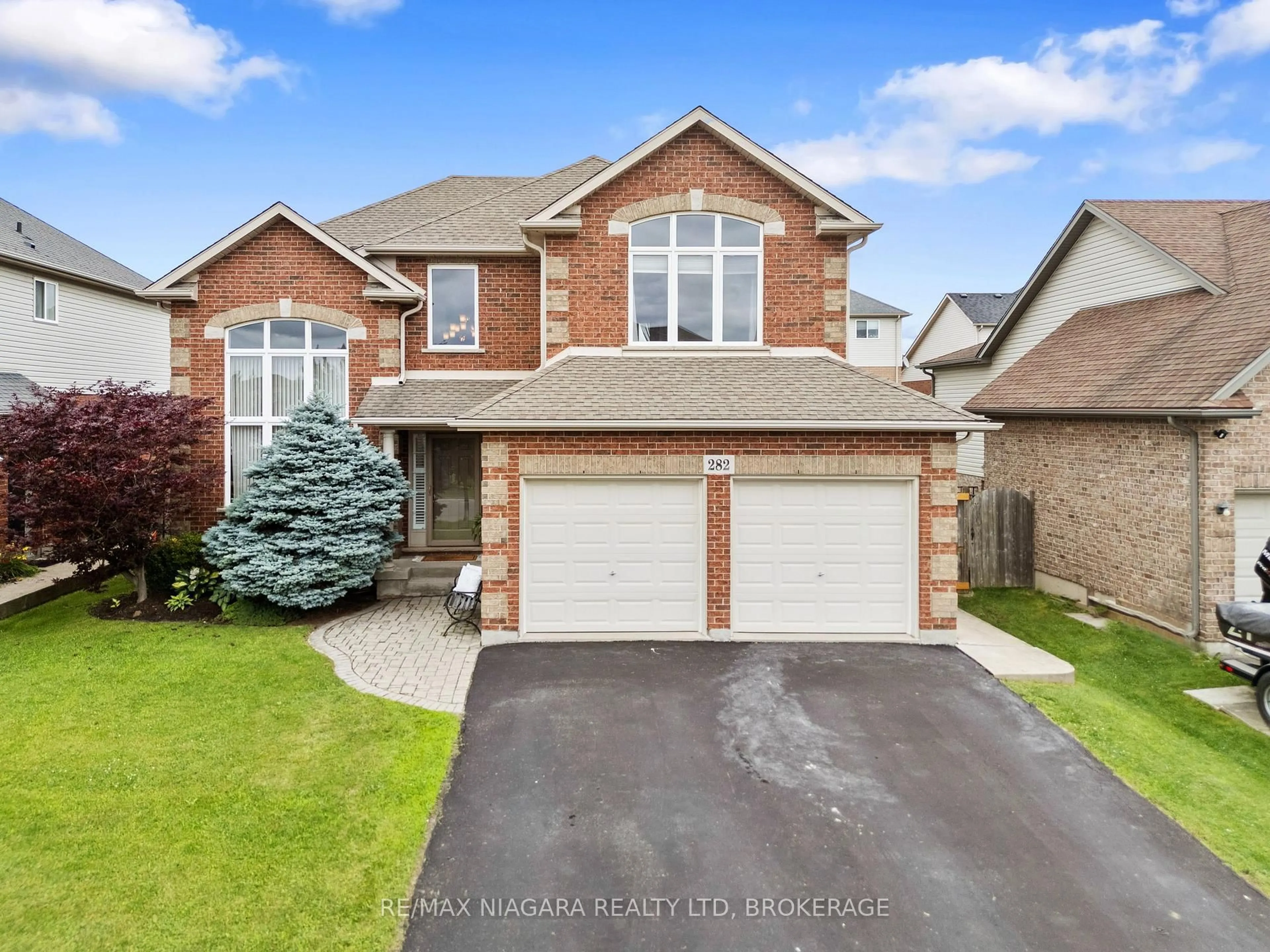 Home with brick exterior material, street for 282 Winterberry Blvd, Thorold Ontario L2V 5E5