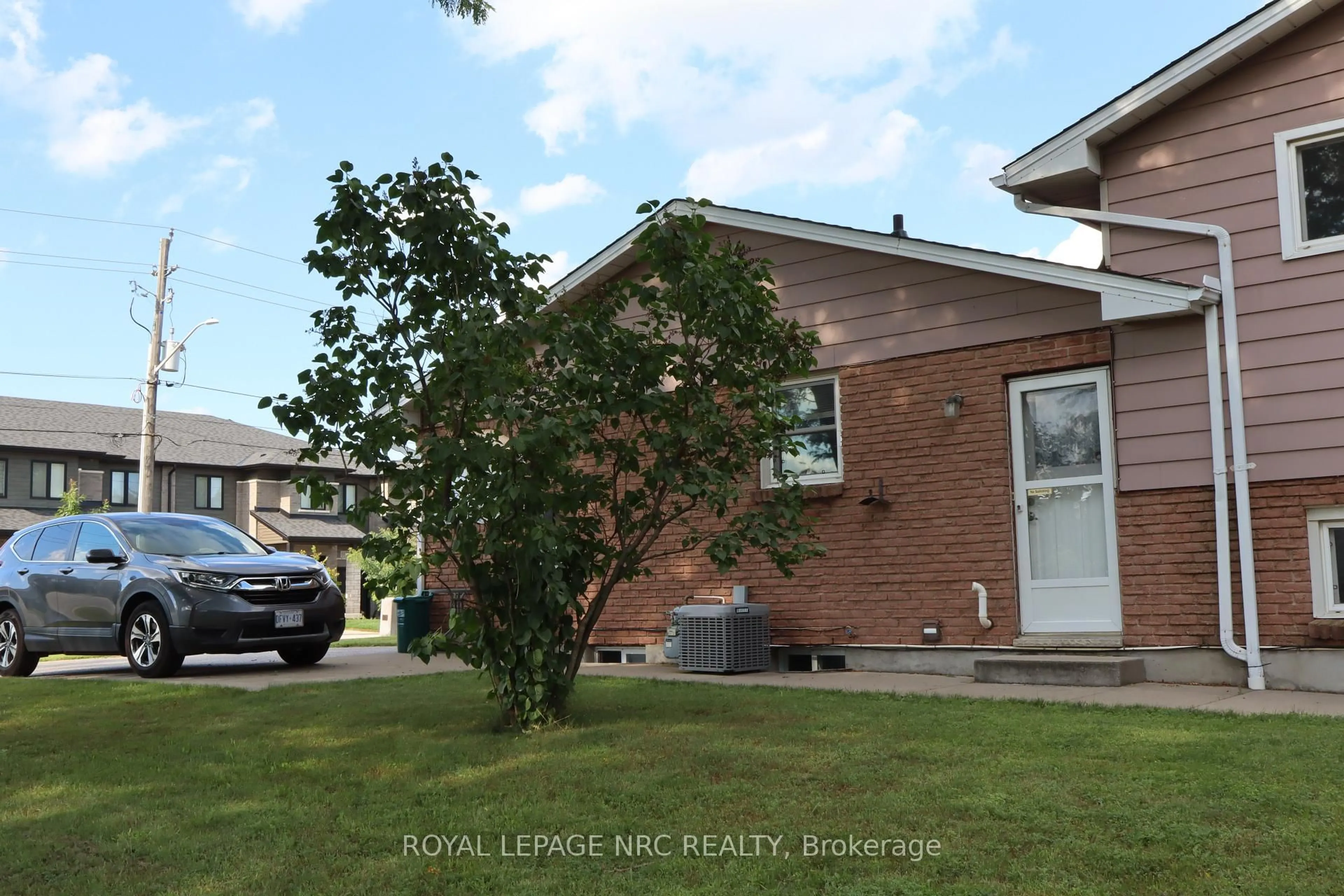 Home with brick exterior material, street for 6694 Cropp St, Niagara Falls Ontario L2E 7B3