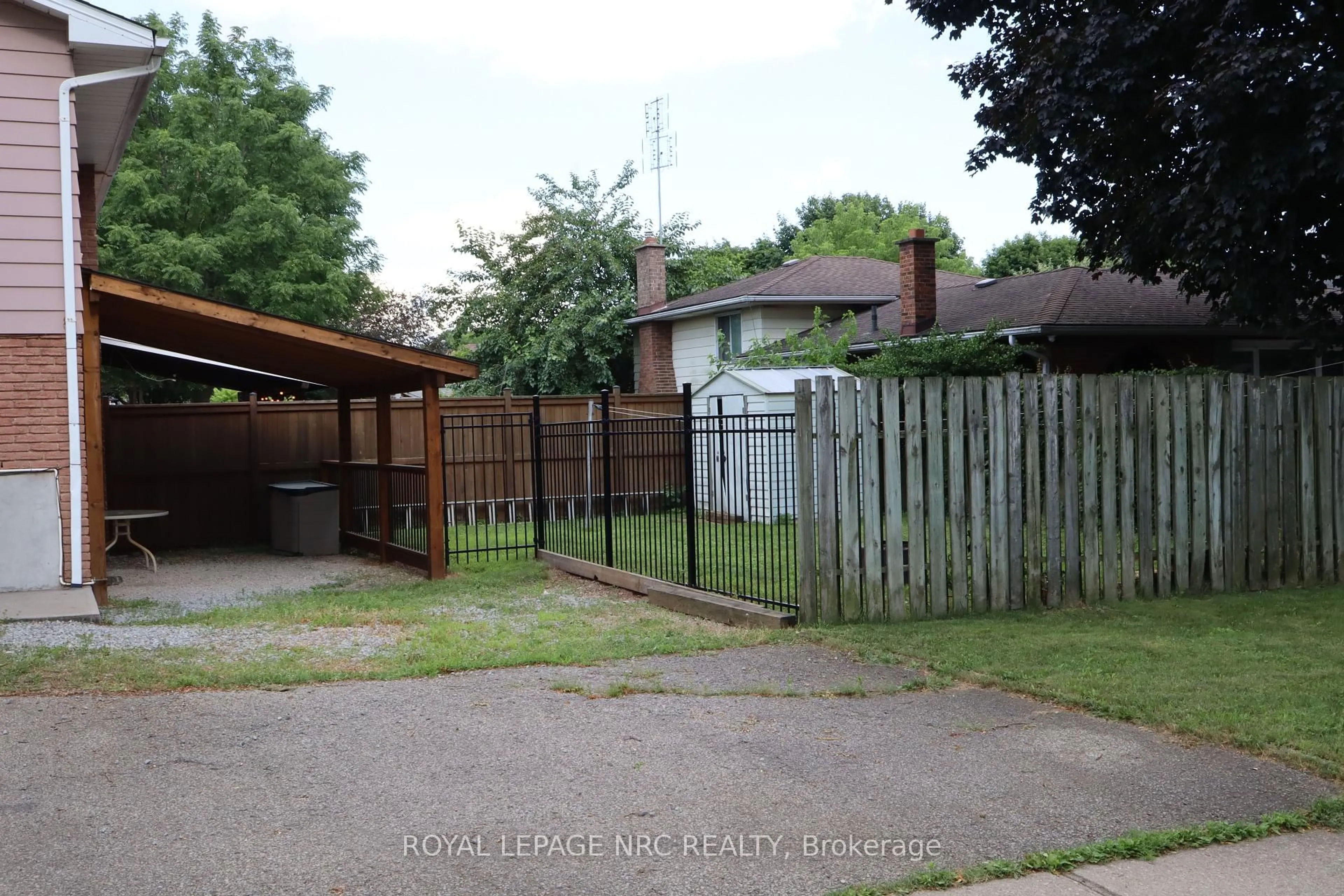 Unknown for 6694 Cropp St, Niagara Falls Ontario L2E 7B3