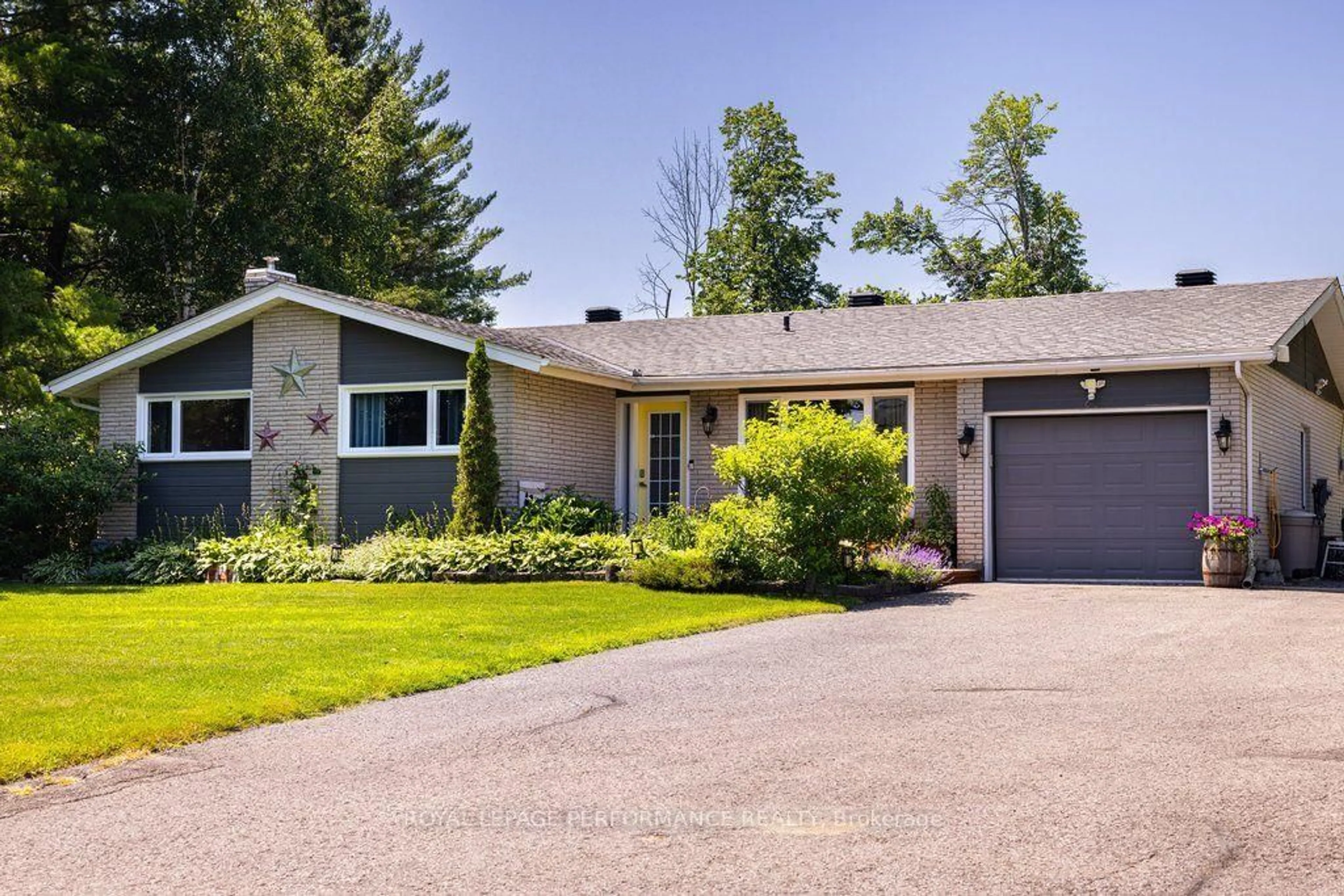 Home with vinyl exterior material, street for 81 Front Rd, Champlain Ontario K0B 1K0