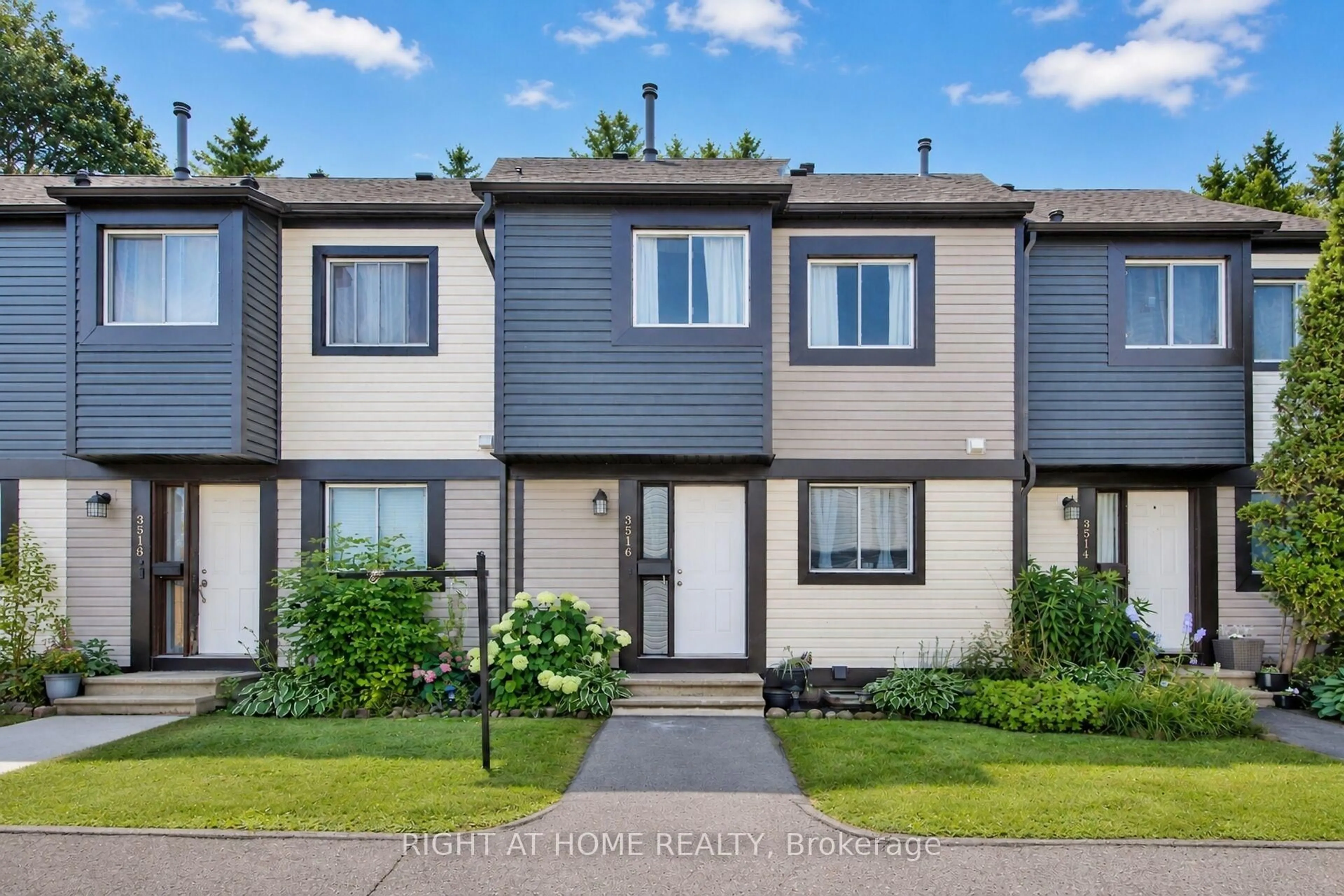 Home with vinyl exterior material, street for 3516 Aladdin Lane #16, Ottawa Ontario K1T 1E2