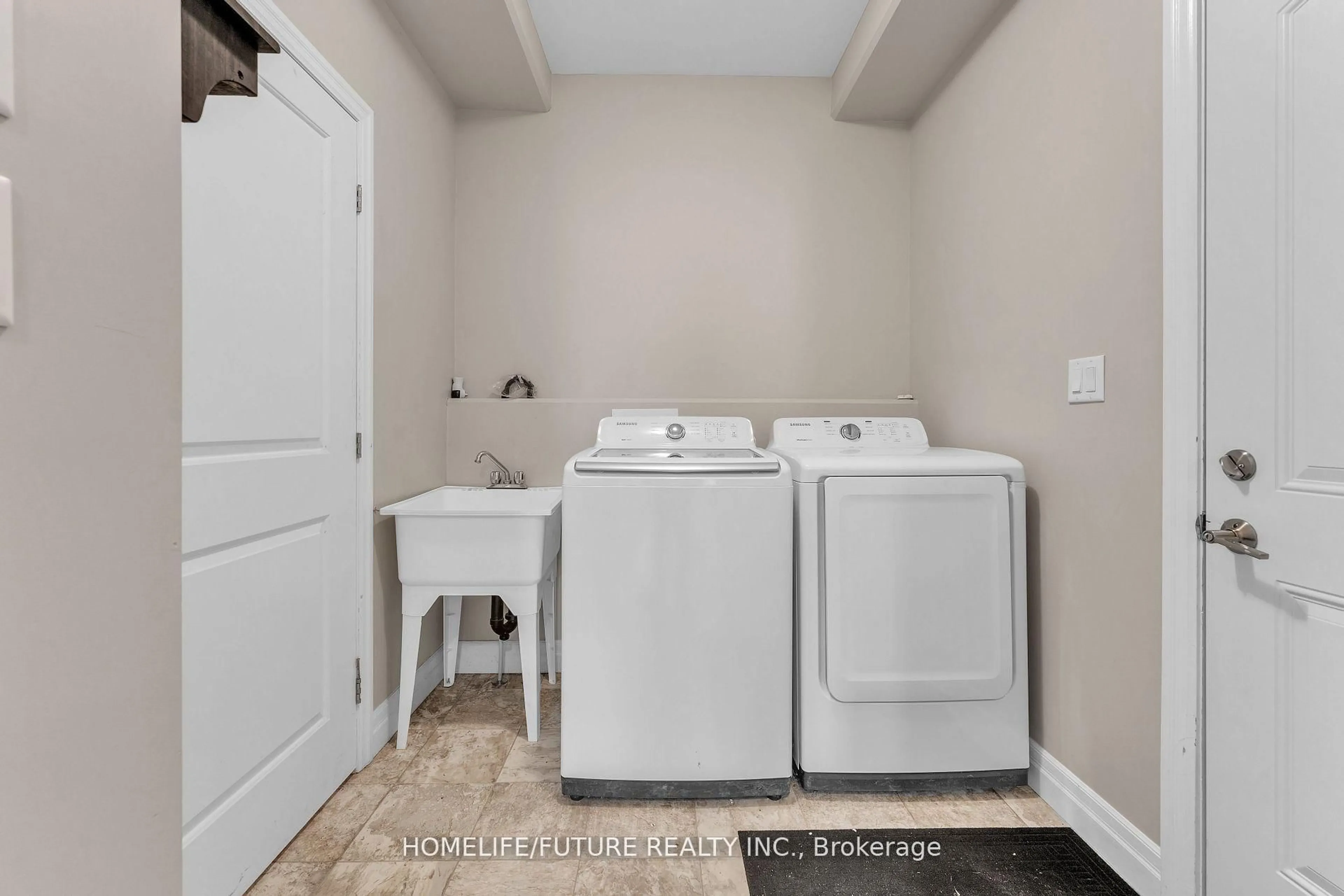 Laundry room for 1508 Berkshire Dr, Kingston Ontario K7P 0S7