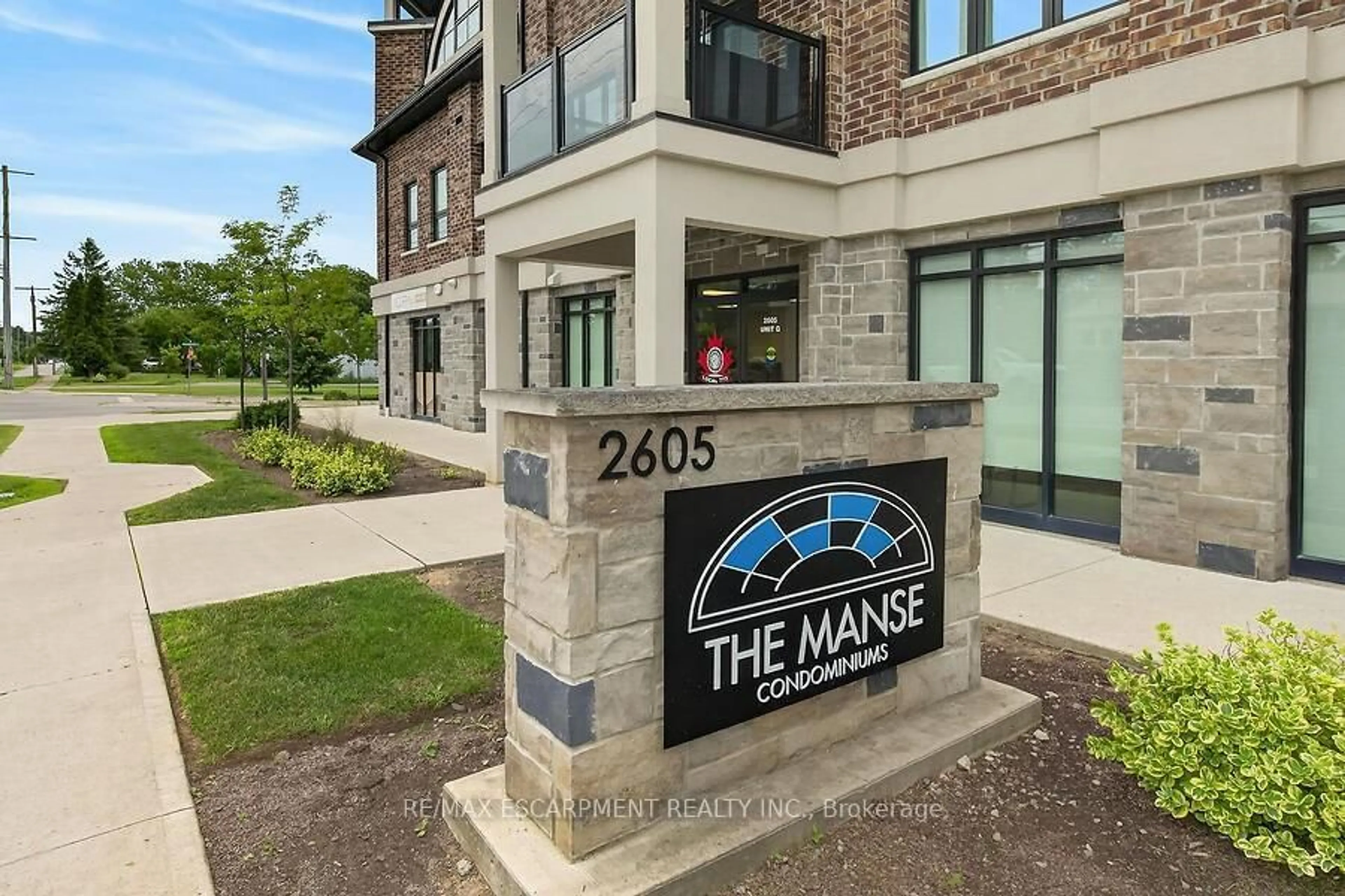 Indoor foyer for 2605 Binbrook Rd #208, Hamilton Ontario L0R 1C0
