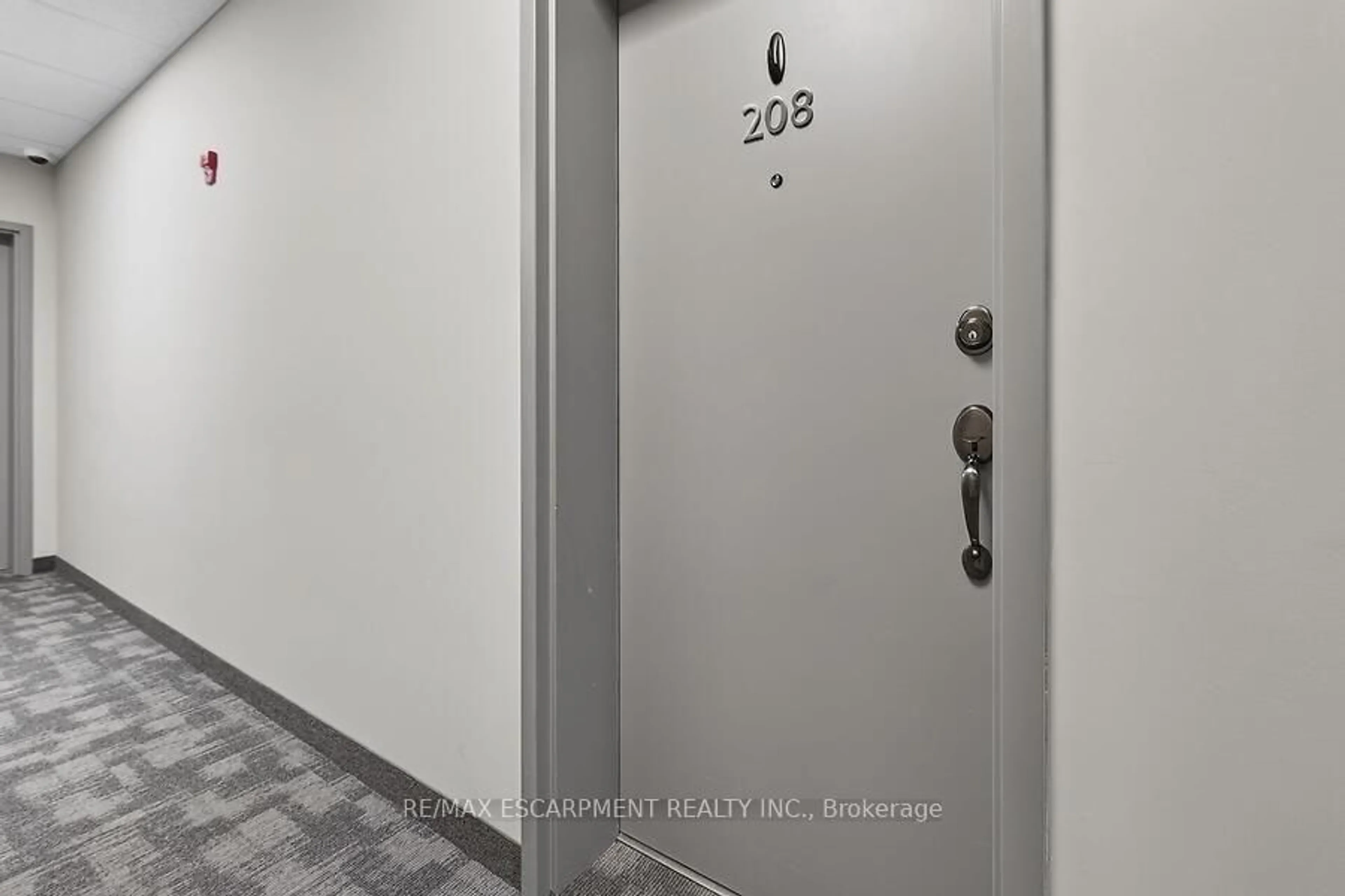 Indoor entryway for 2605 Binbrook Rd #208, Hamilton Ontario L0R 1C0
