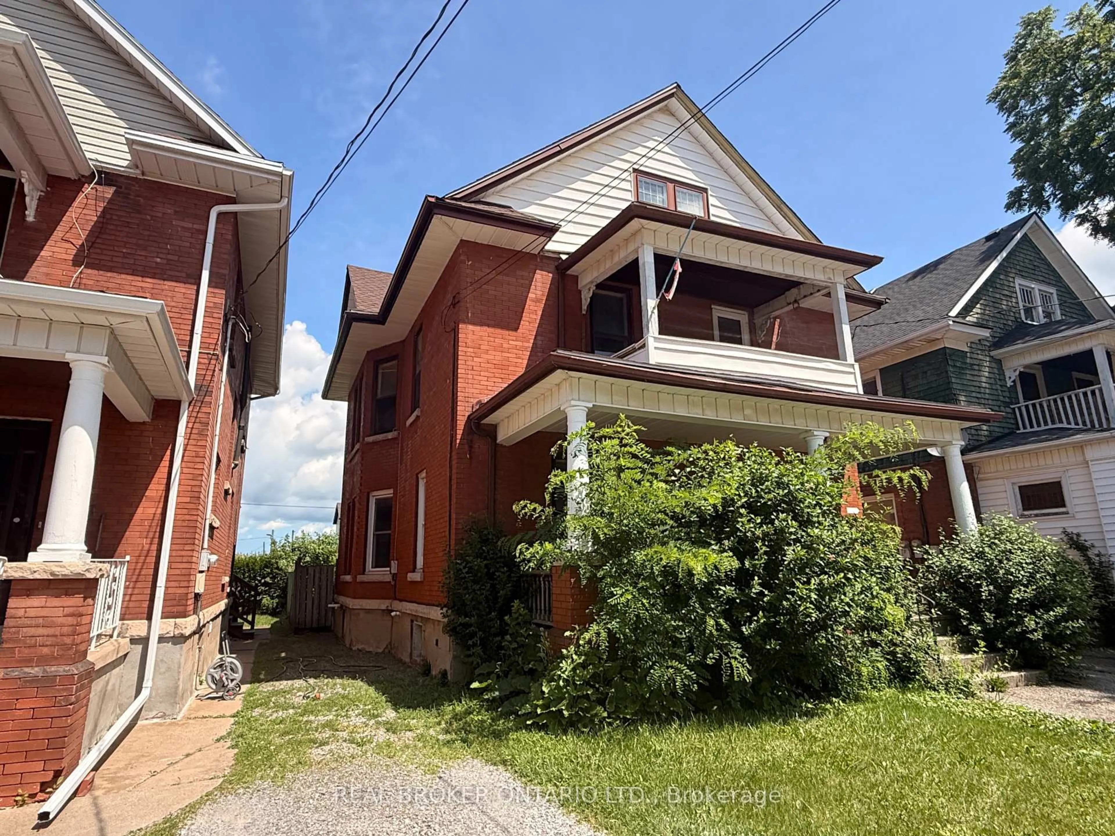 Home with brick exterior material, street for 28 Grove St, Welland Ontario L3B 4B4