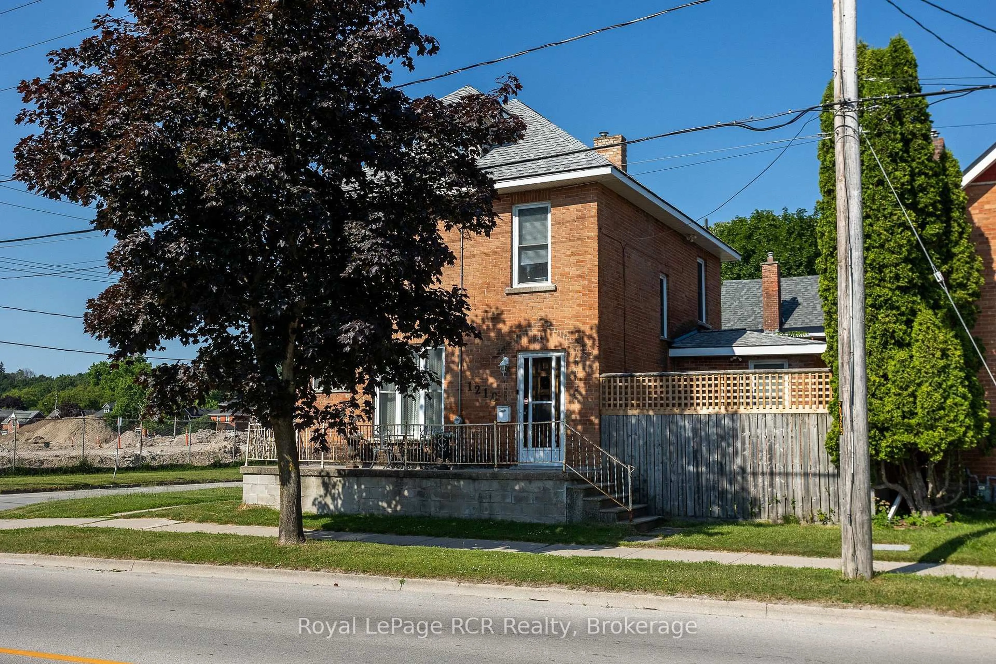 Home with brick exterior material, street for 1218 1st Ave, Owen Sound Ontario N4K 4L1