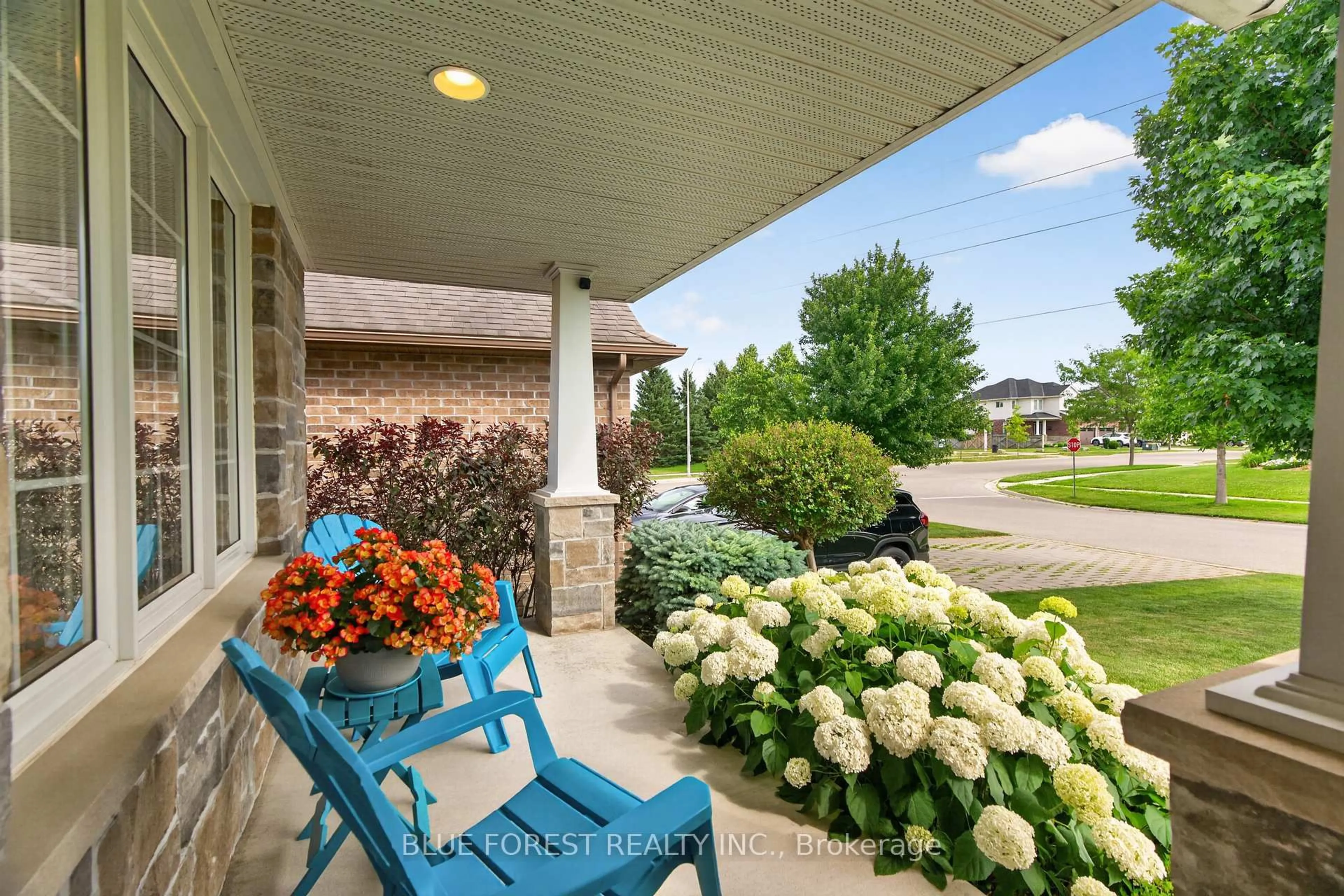 Patio, street for 3 Sutherland Crt, St. Thomas Ontario N5P 3T3