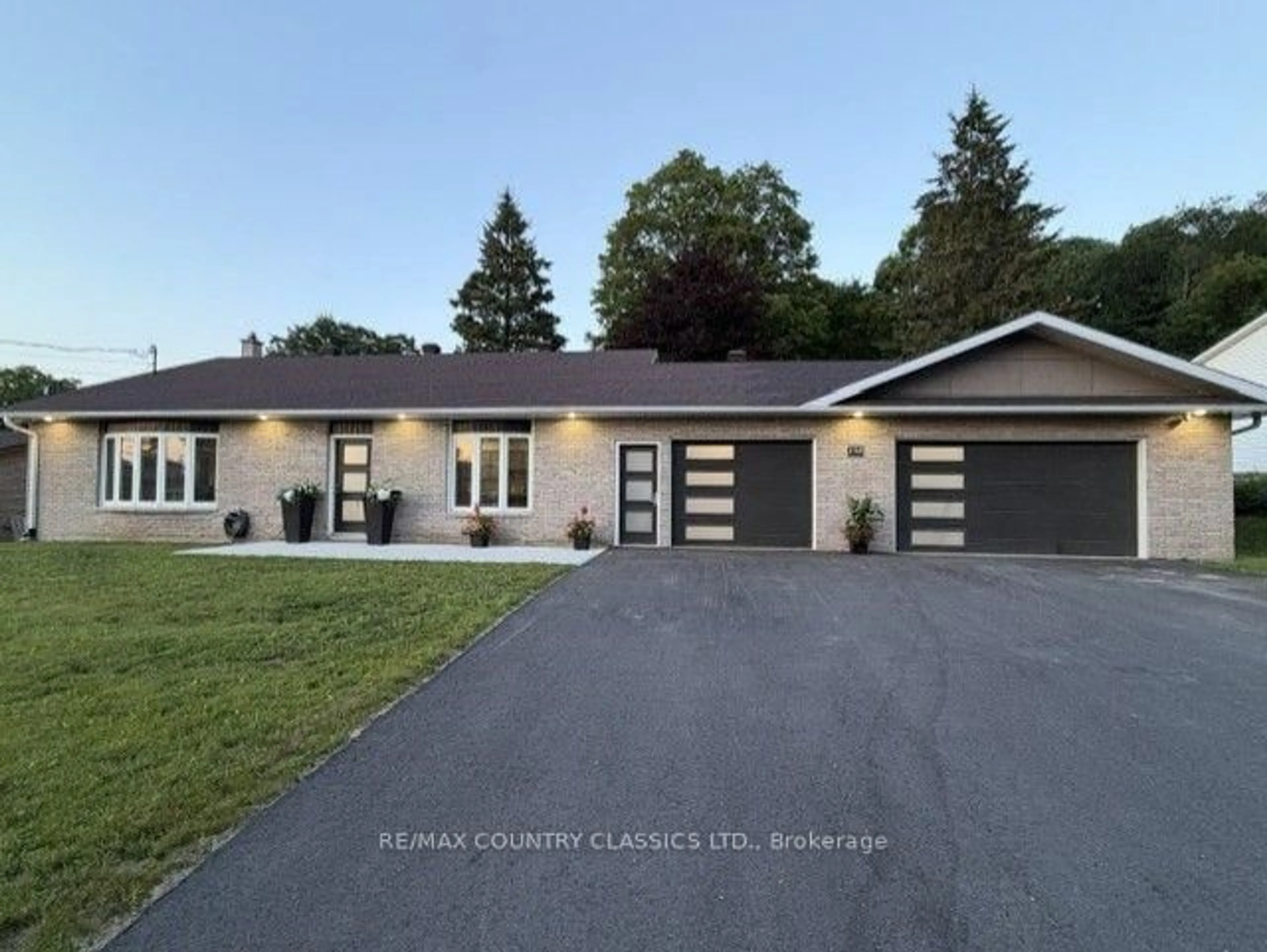 Home with vinyl exterior material, street for 158 Bridge St, Bancroft Ontario K0L 1C0