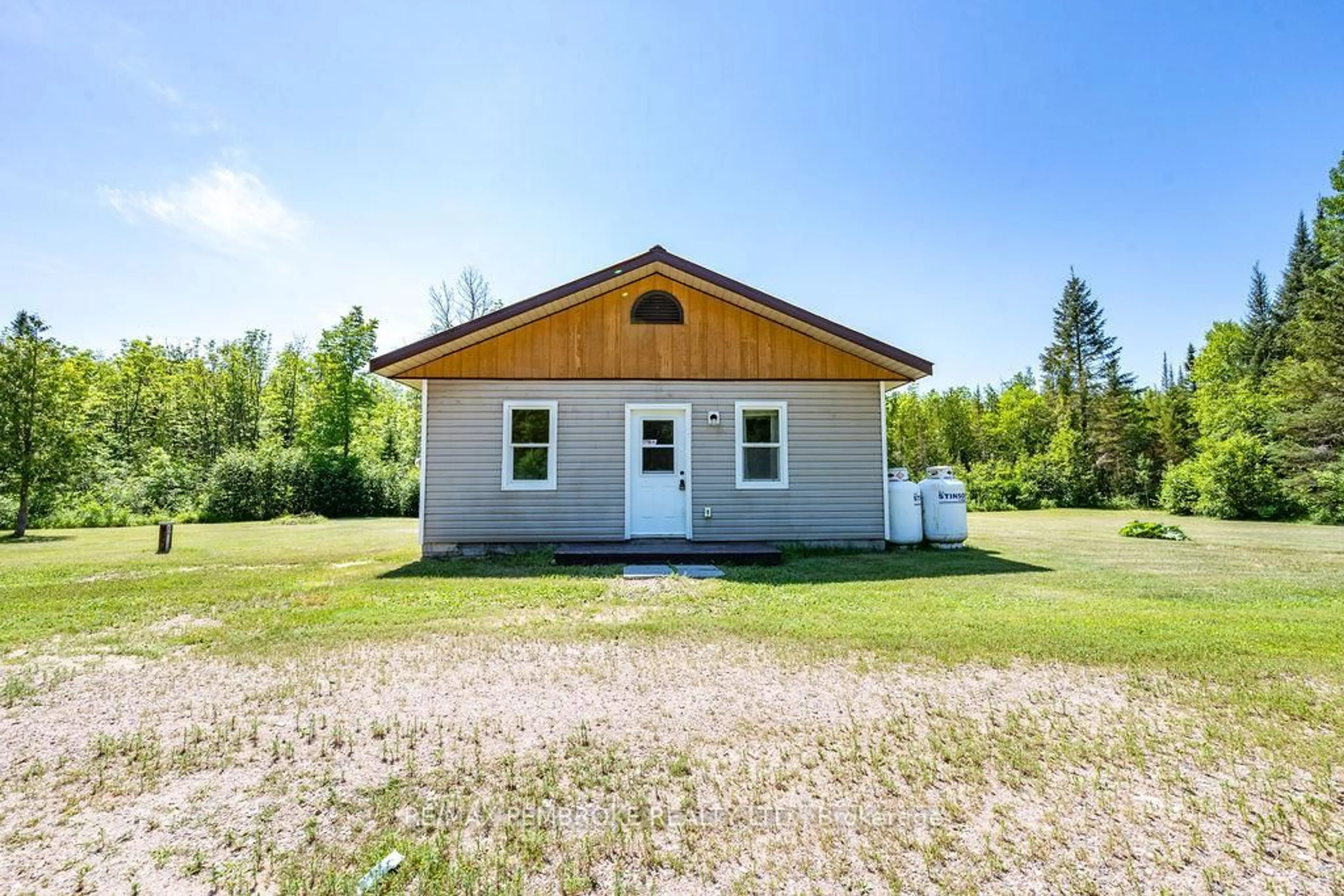 Shed for 37335 Highway 17 Highway, Mackey Ontario K0J 2B0