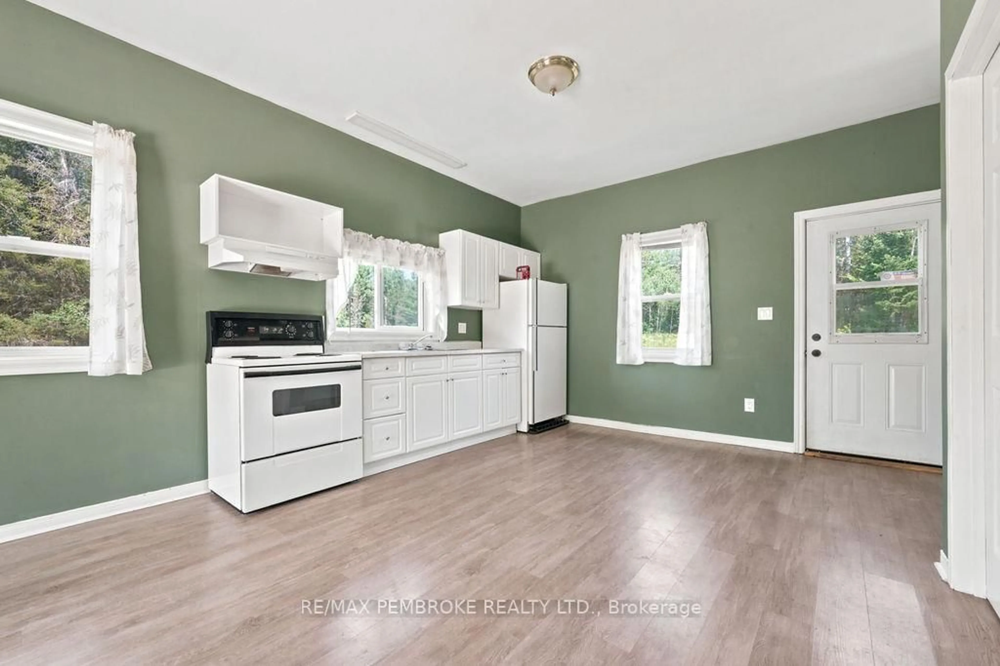 Open concept kitchen, unknown for 37335 Highway 17 Highway, Mackey Ontario K0J 2B0