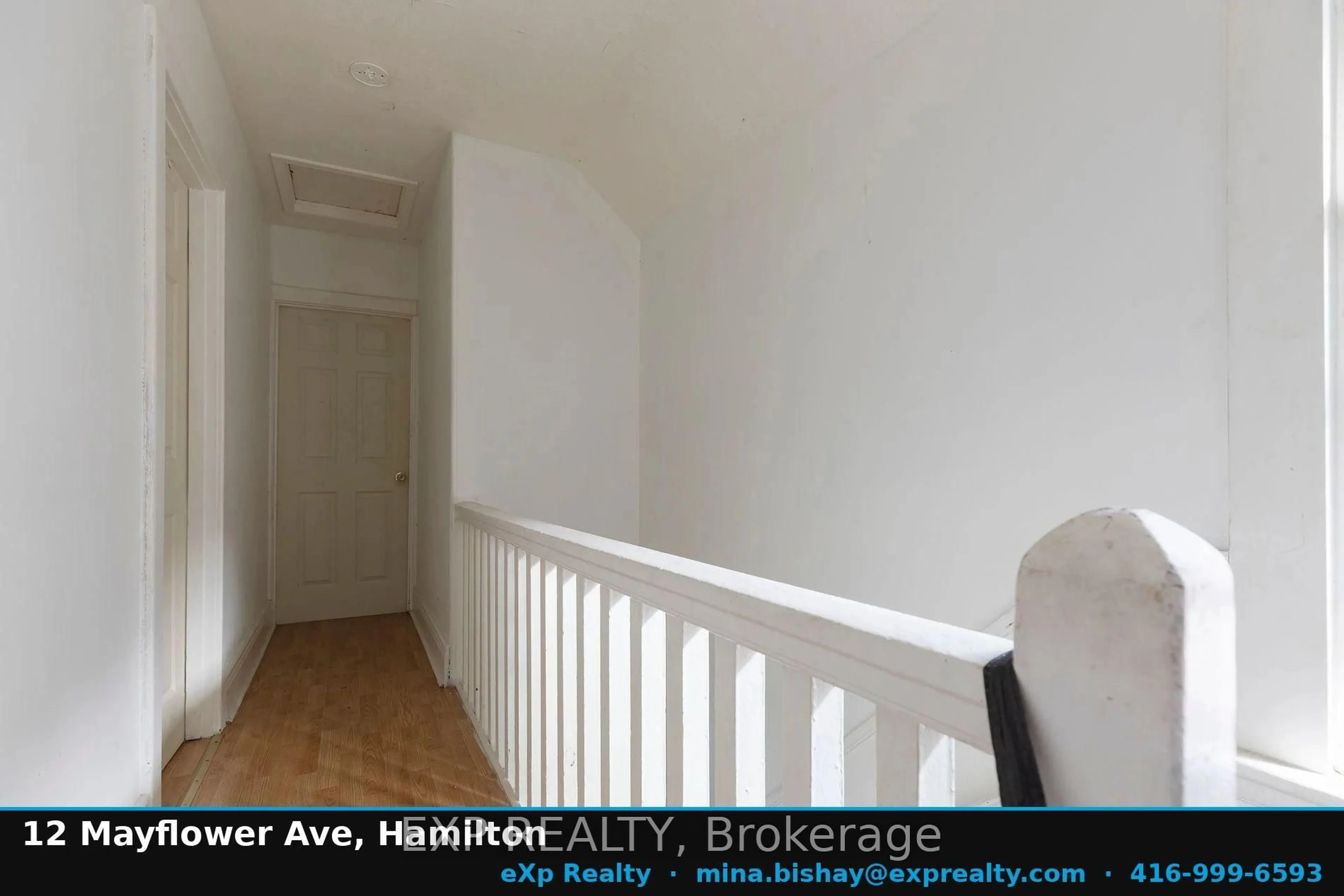 A pic of a room for 12 Mayflower Ave, Hamilton Ontario L8L 2K4