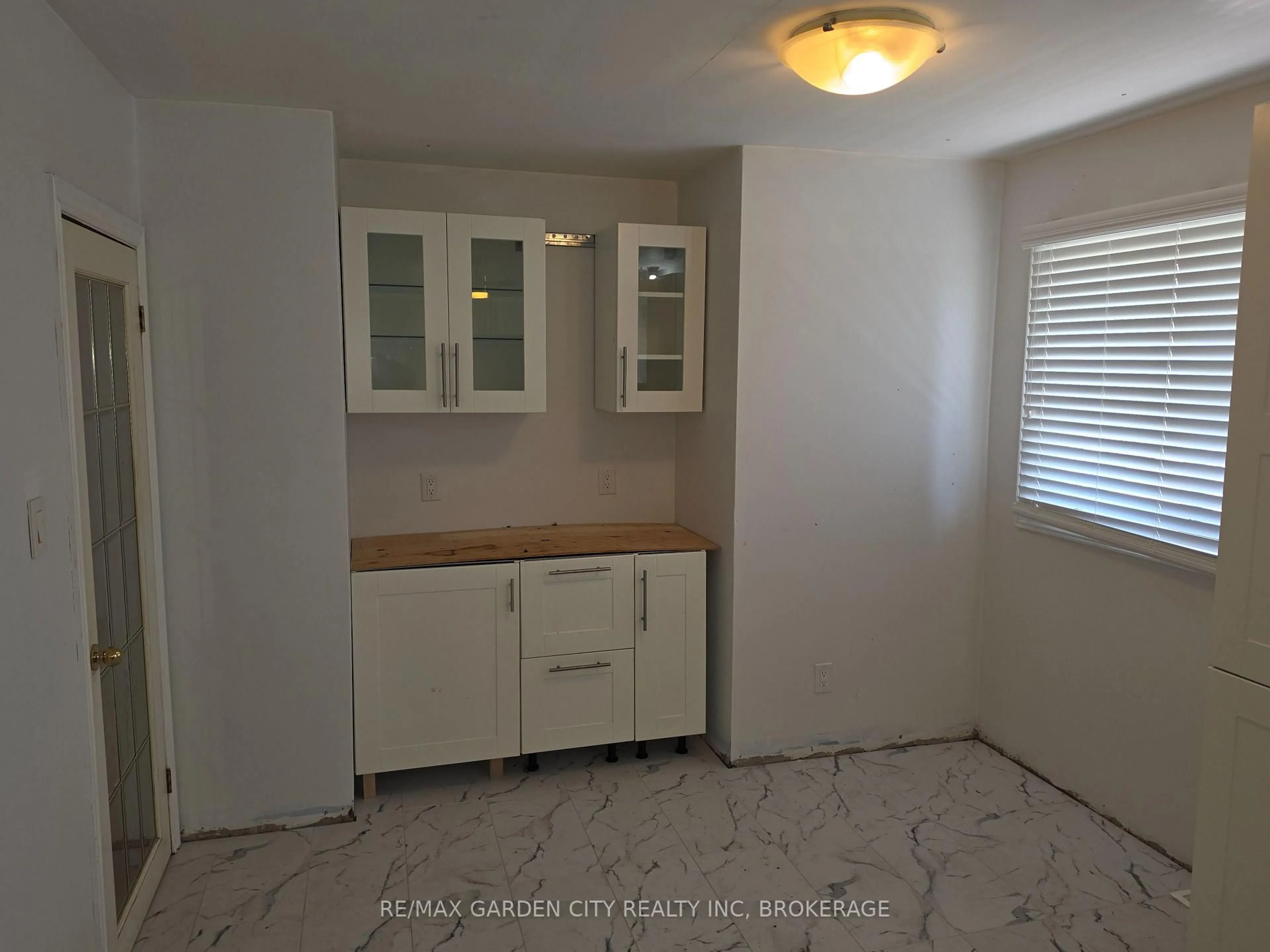 A pic of a room for 316 Davis St, Thorold Ontario L2V 1G1
