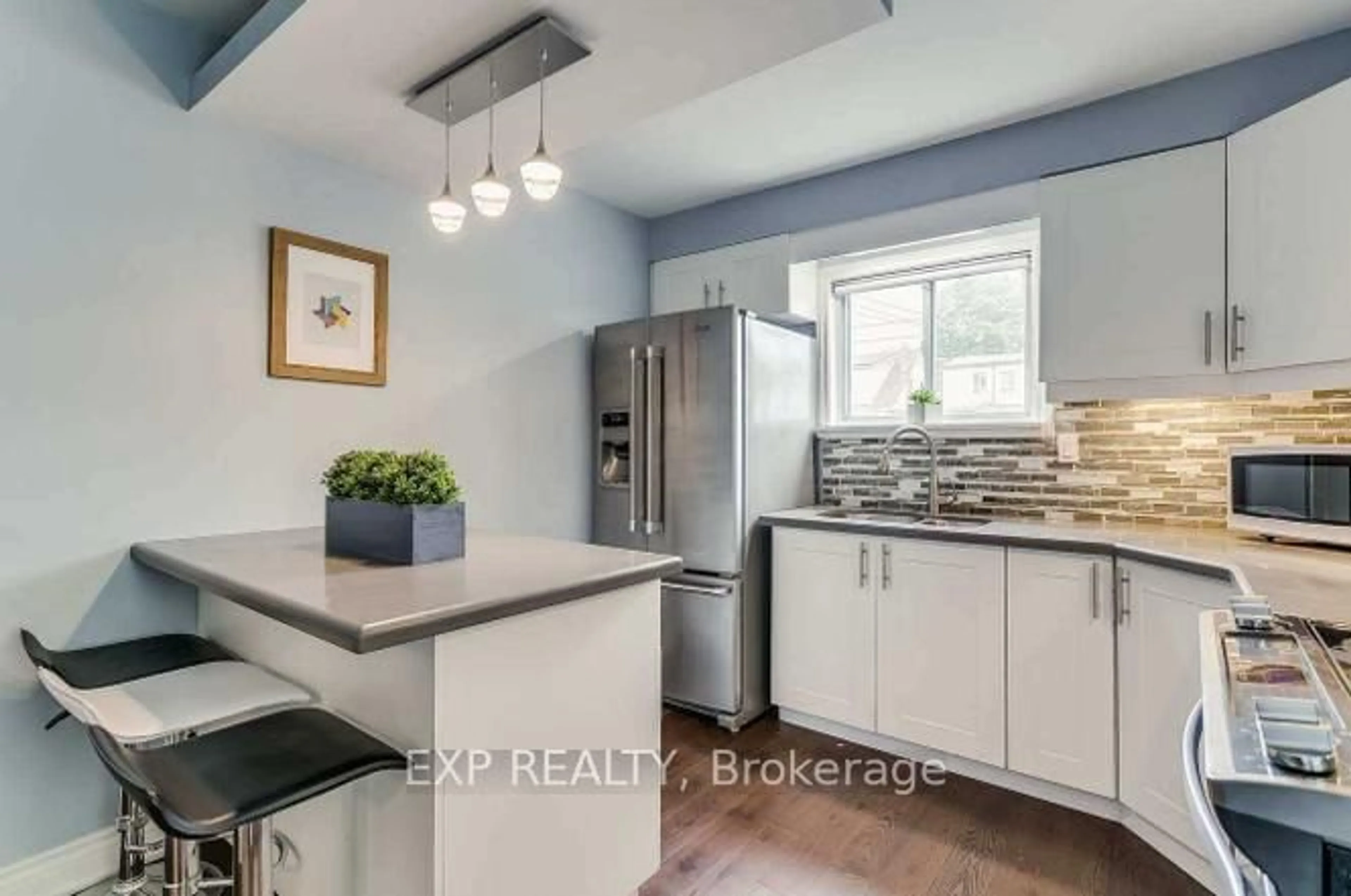 Open concept kitchen, unknown for 102 Rosslyn Ave, Hamilton Ontario L8L 7P4