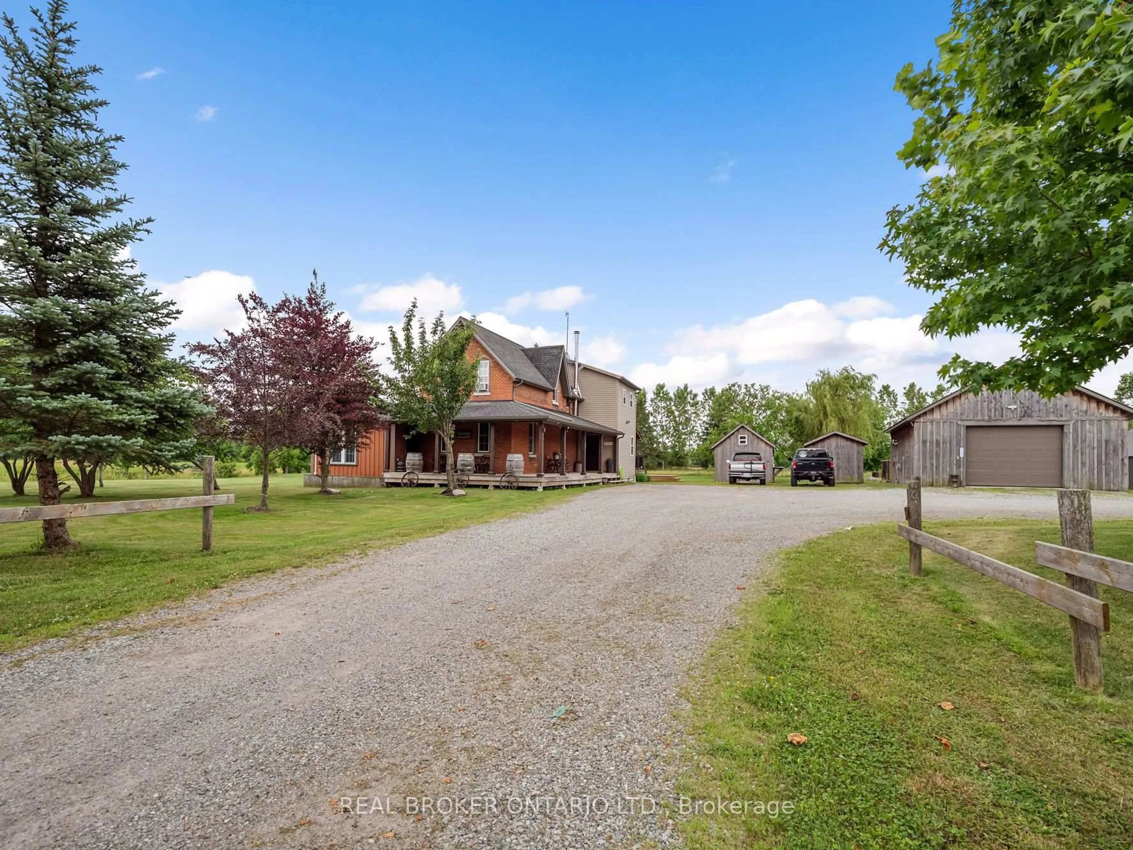 A pic from outside/outdoor area/front of a property/back of a property/a pic from drone, unknown for 118 River Rd, Pelham Ontario L0S 1C0