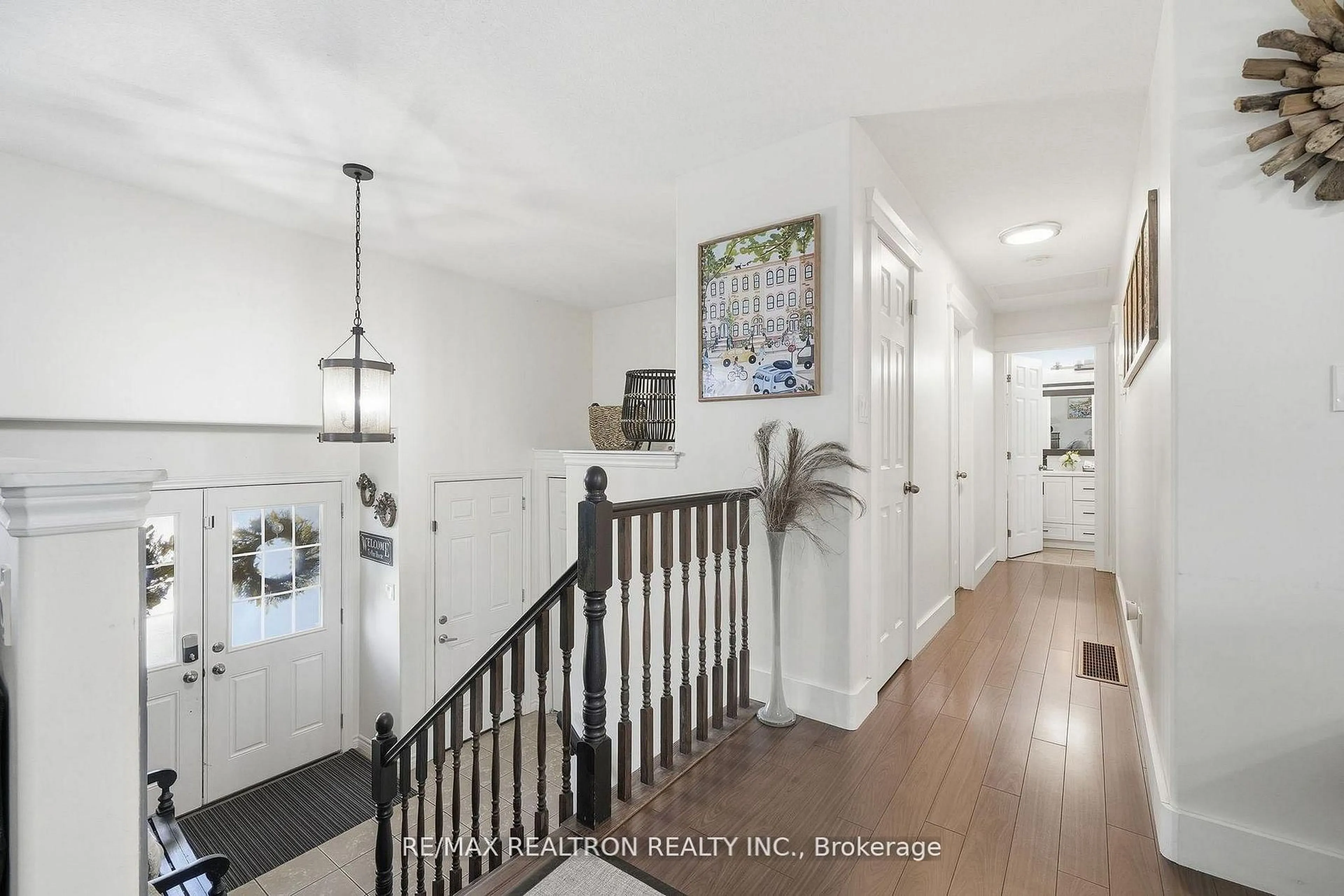 Indoor entryway for 50 Ridgeview Lane, Trenton Ontario K8V 5P8
