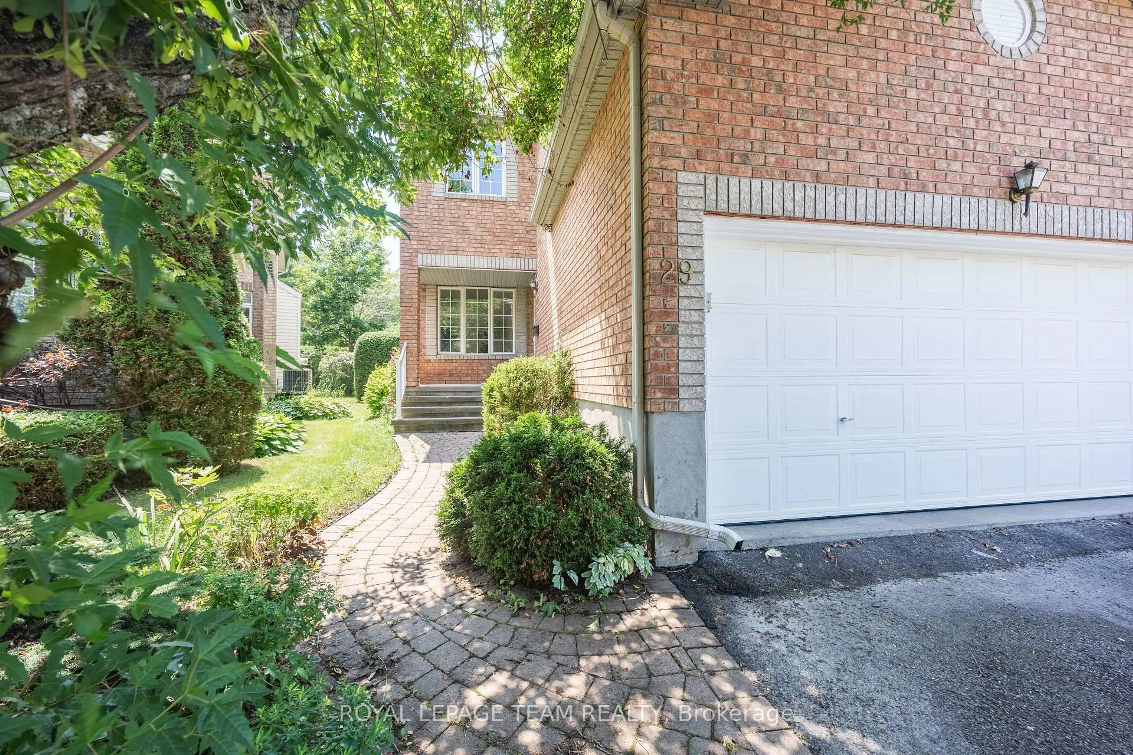 Home with brick exterior material, street for 29 Keno Way, Kanata Ontario K2T 1H3