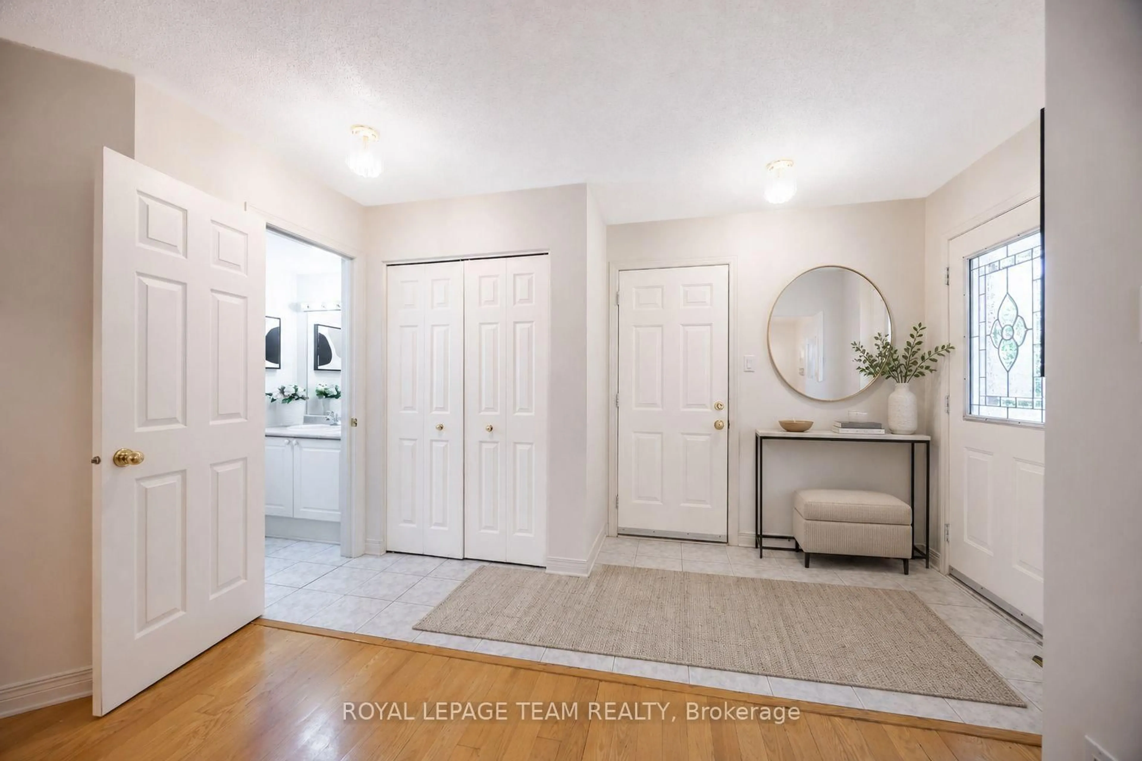 Indoor entryway for 29 Keno Way, Kanata Ontario K2T 1H3