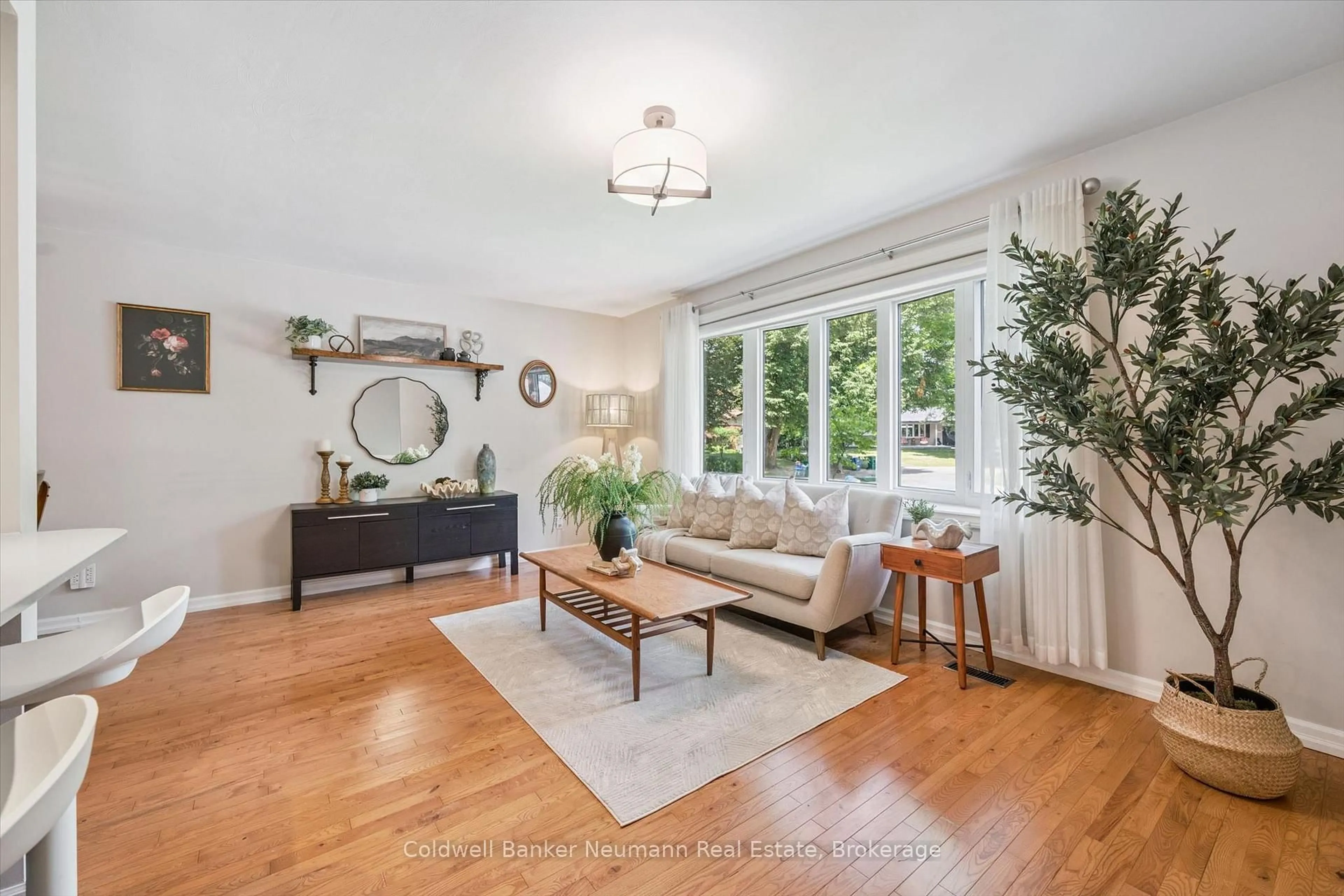 Living room with furniture, unknown for 175 Woodville Pl, Waterloo Ontario N2L 4W8