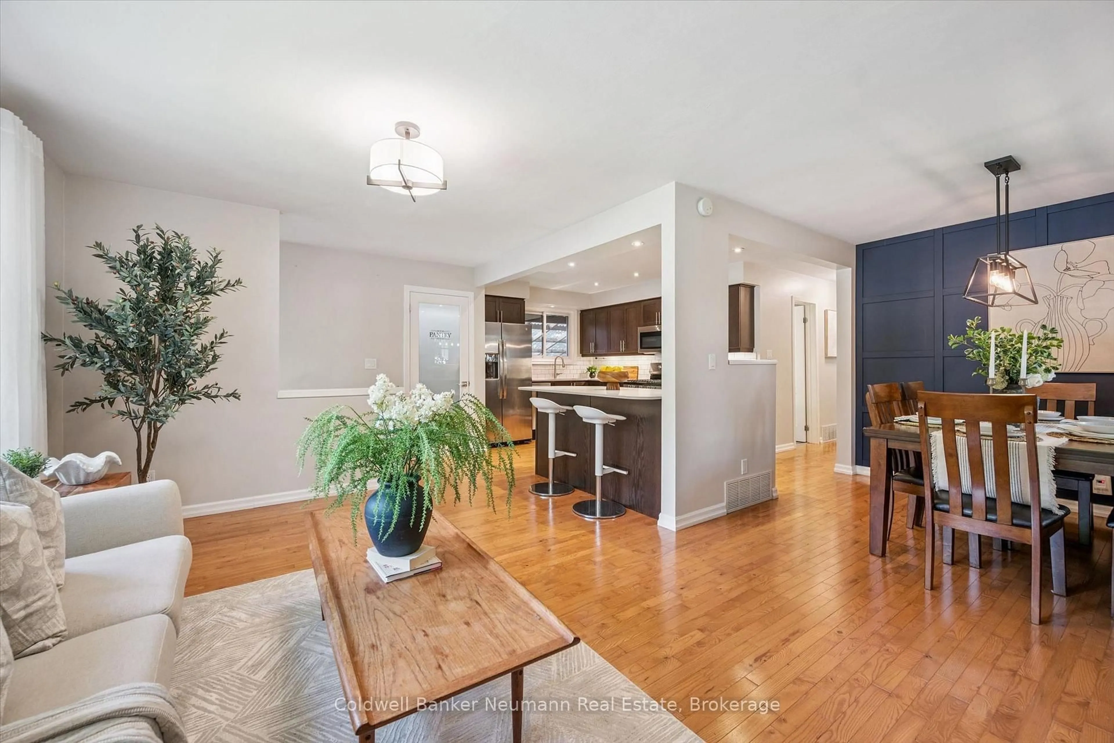 Open concept kitchen, wood/laminate floor for 175 Woodville Pl, Waterloo Ontario N2L 4W8