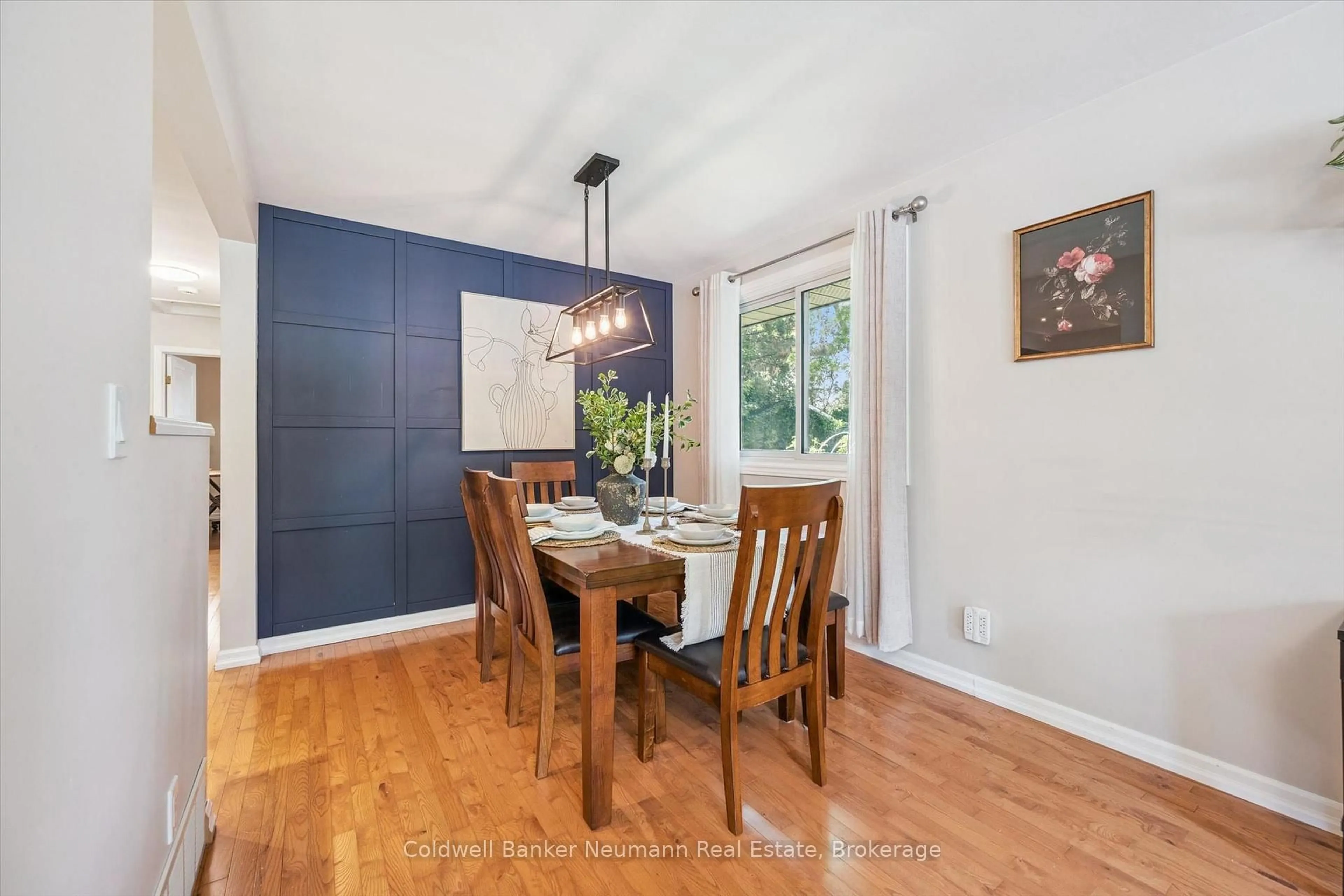 Dining room, wood/laminate floor for 175 Woodville Pl, Waterloo Ontario N2L 4W8