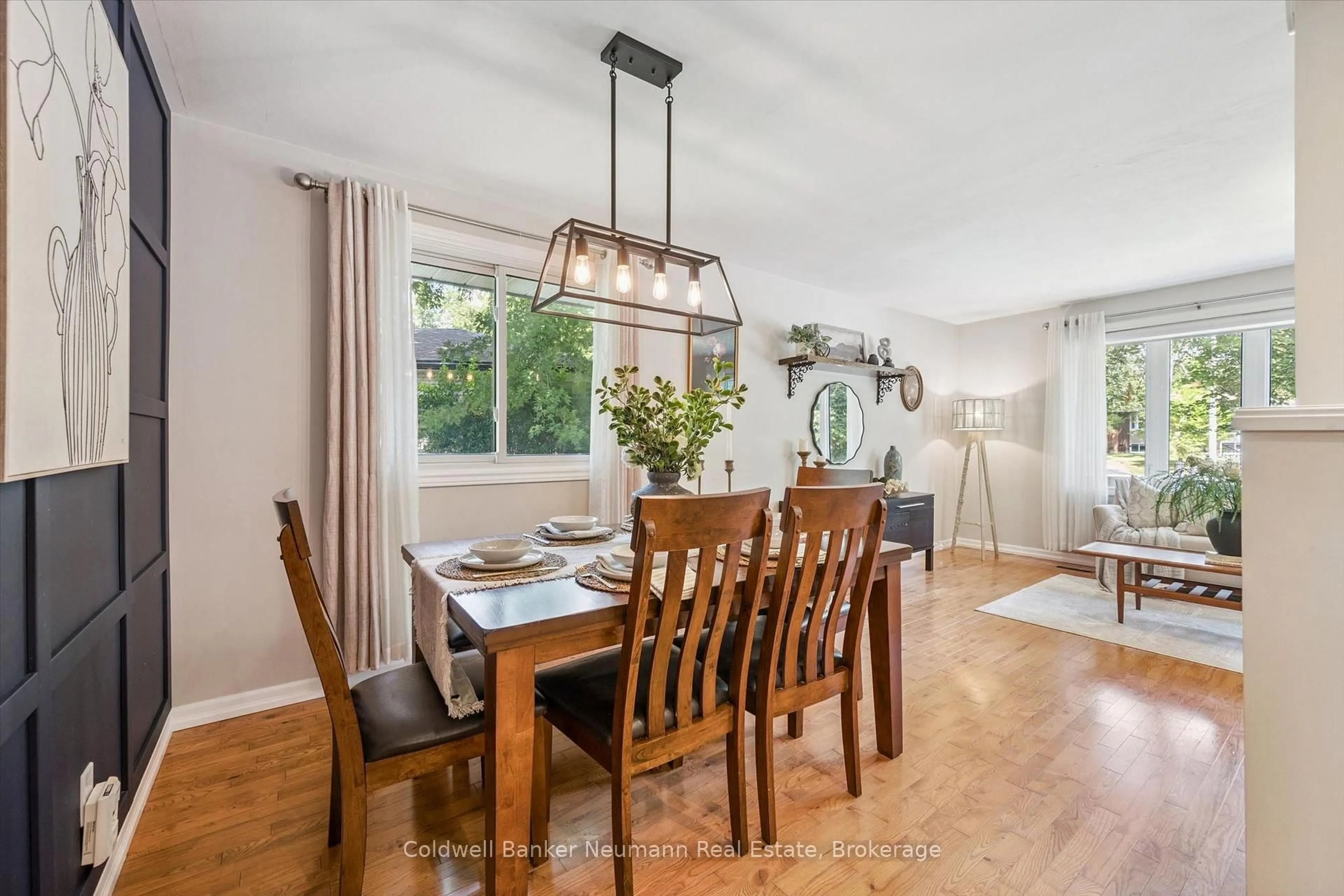Dining room, wood/laminate floor for 175 Woodville Pl, Waterloo Ontario N2L 4W8