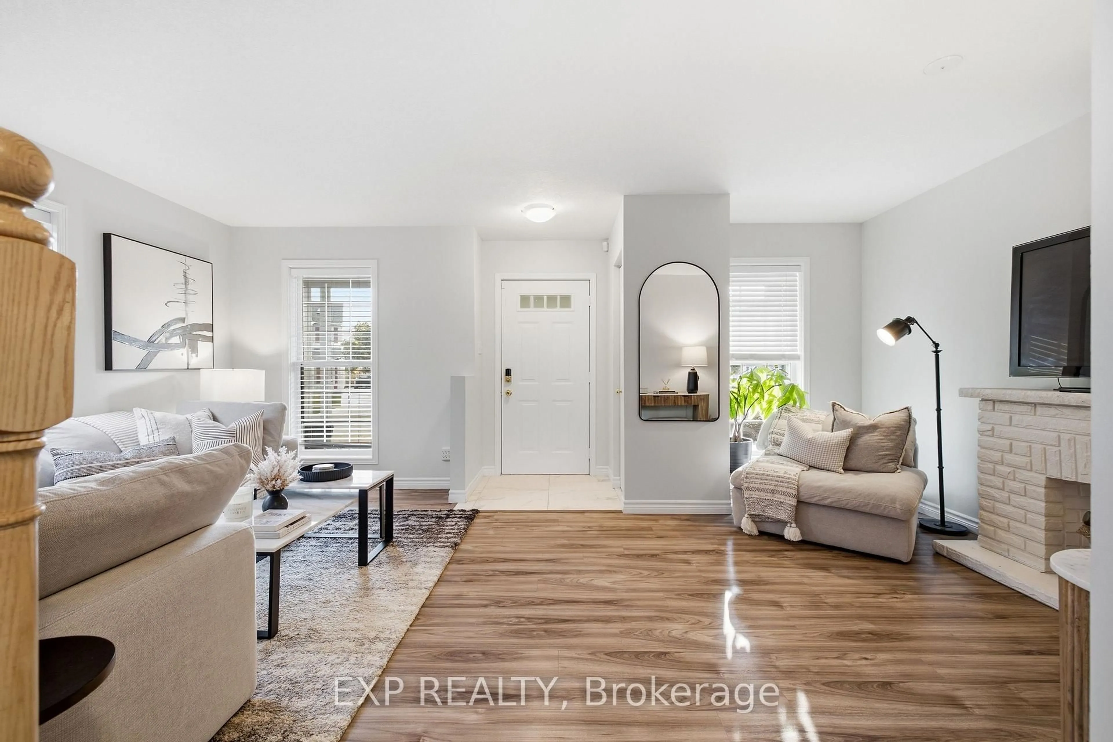 Indoor entryway for 704 Jacob Lane, Waterloo Ontario N2V 2A7