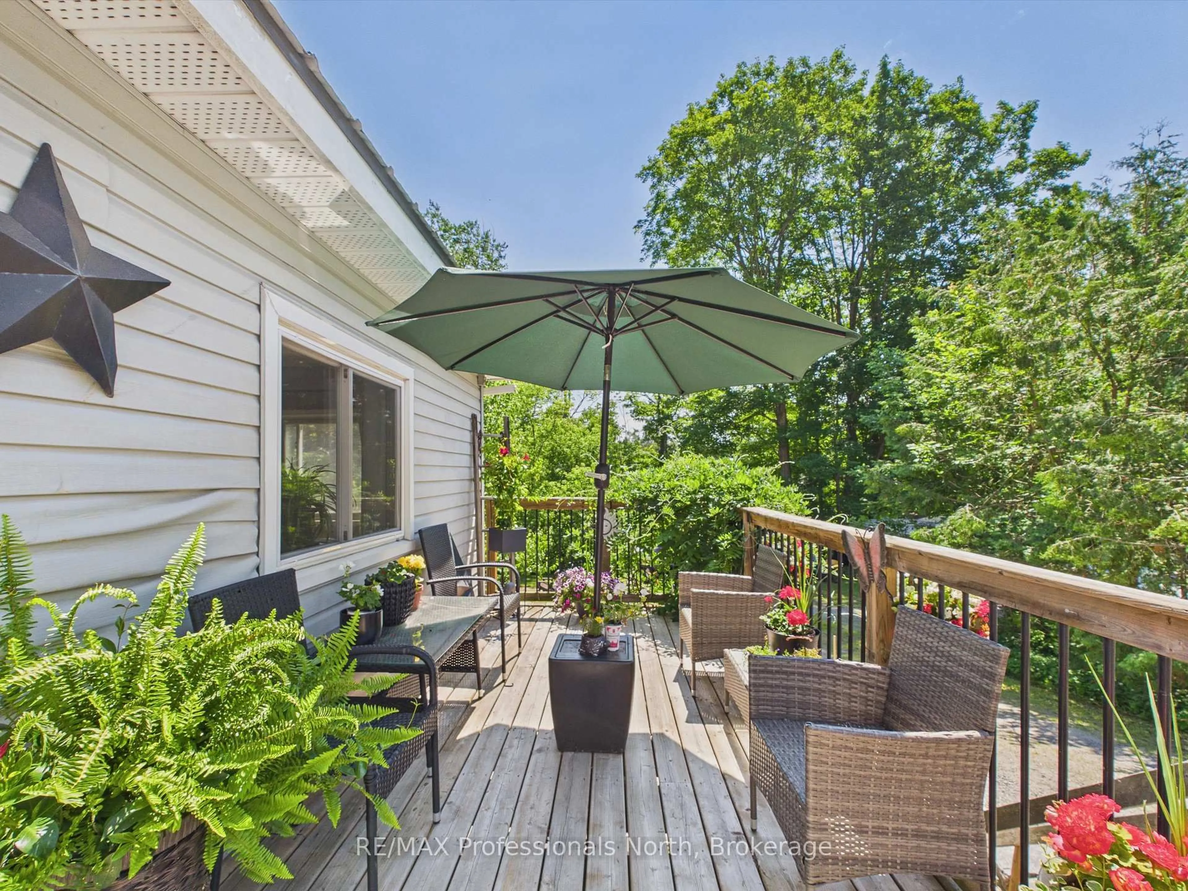 Patio, unknown for 36 EDWARD St, Bracebridge Ontario P1L 1H5