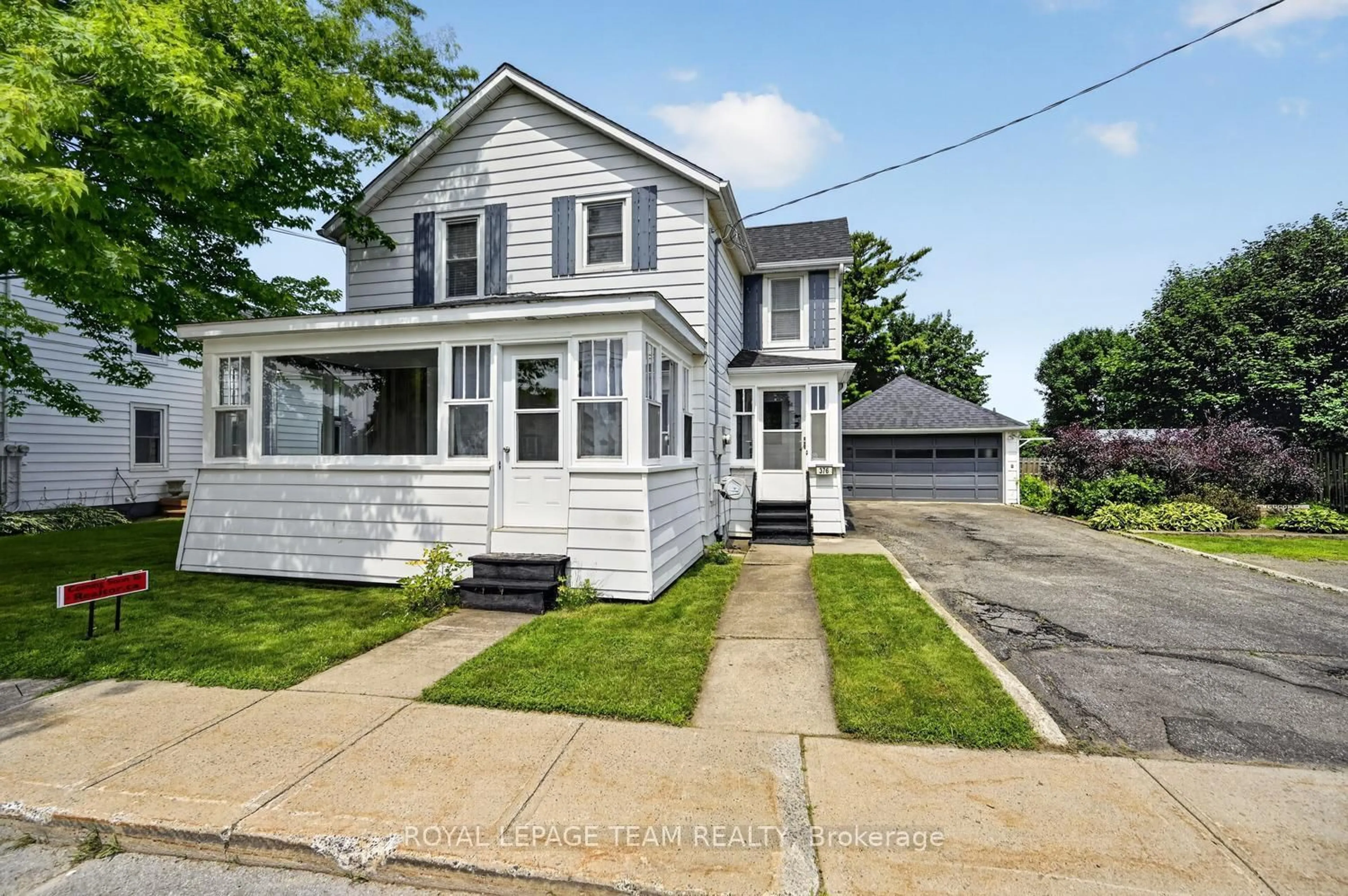 Home with vinyl exterior material, street for 376 Hyde St, Prescott Ontario K0E 1T0