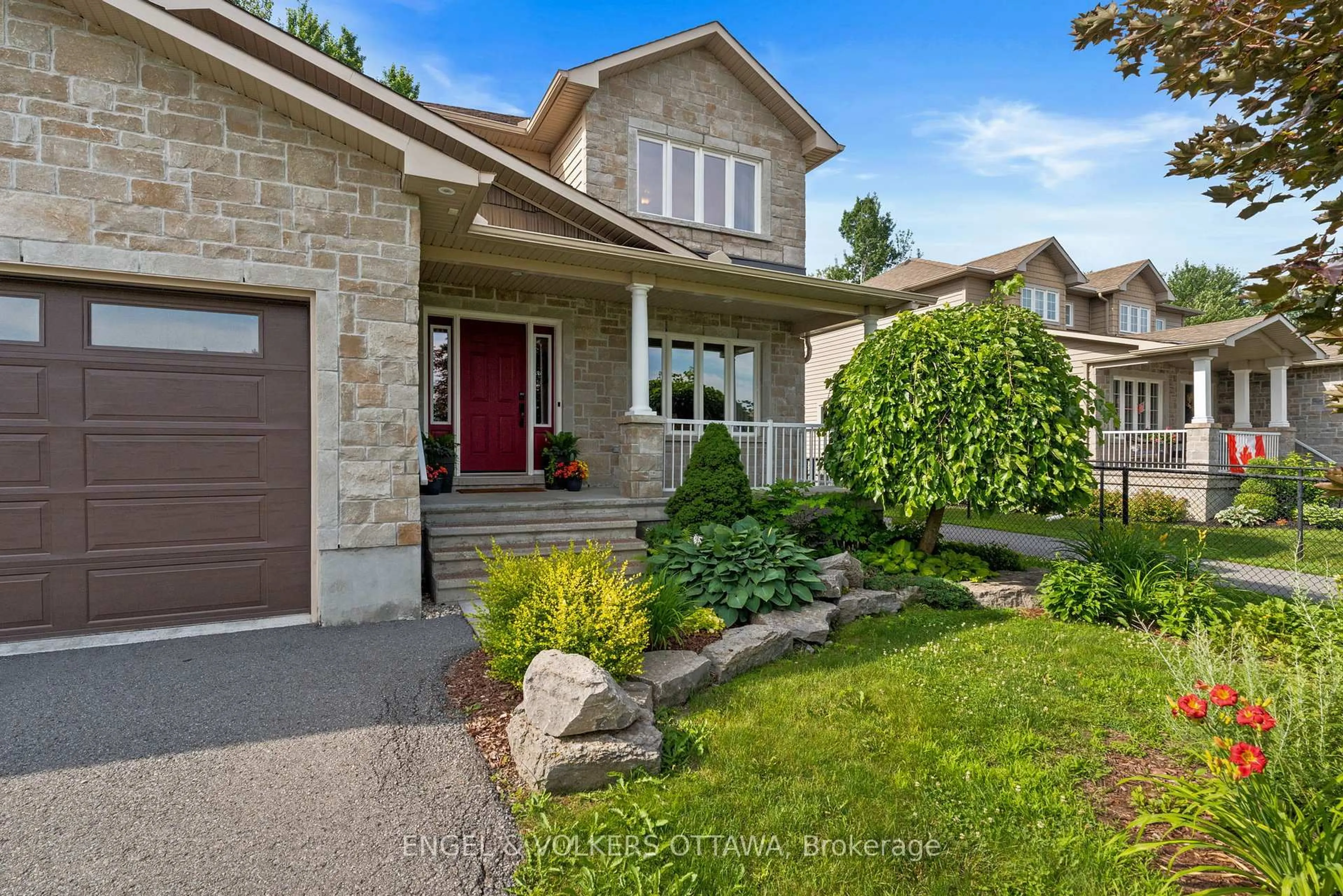 Home with brick exterior material, street for 140 Station Tr, Russell Ontario K4R 0A3