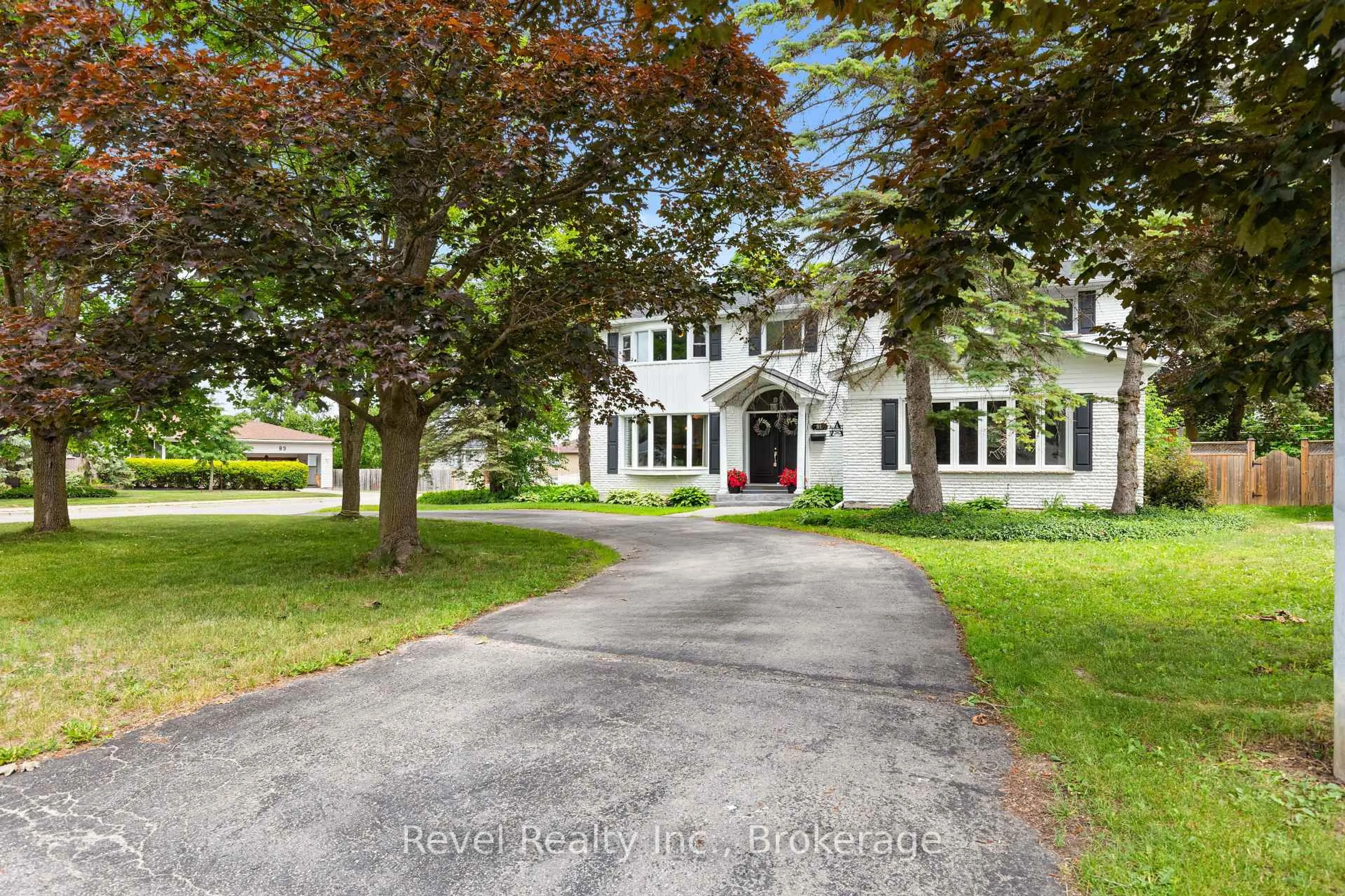 A pic from outside/outdoor area/front of a property/back of a property/a pic from drone, street for 81 Sanderling Cres, Kawartha Lakes Ontario K9V 4N4