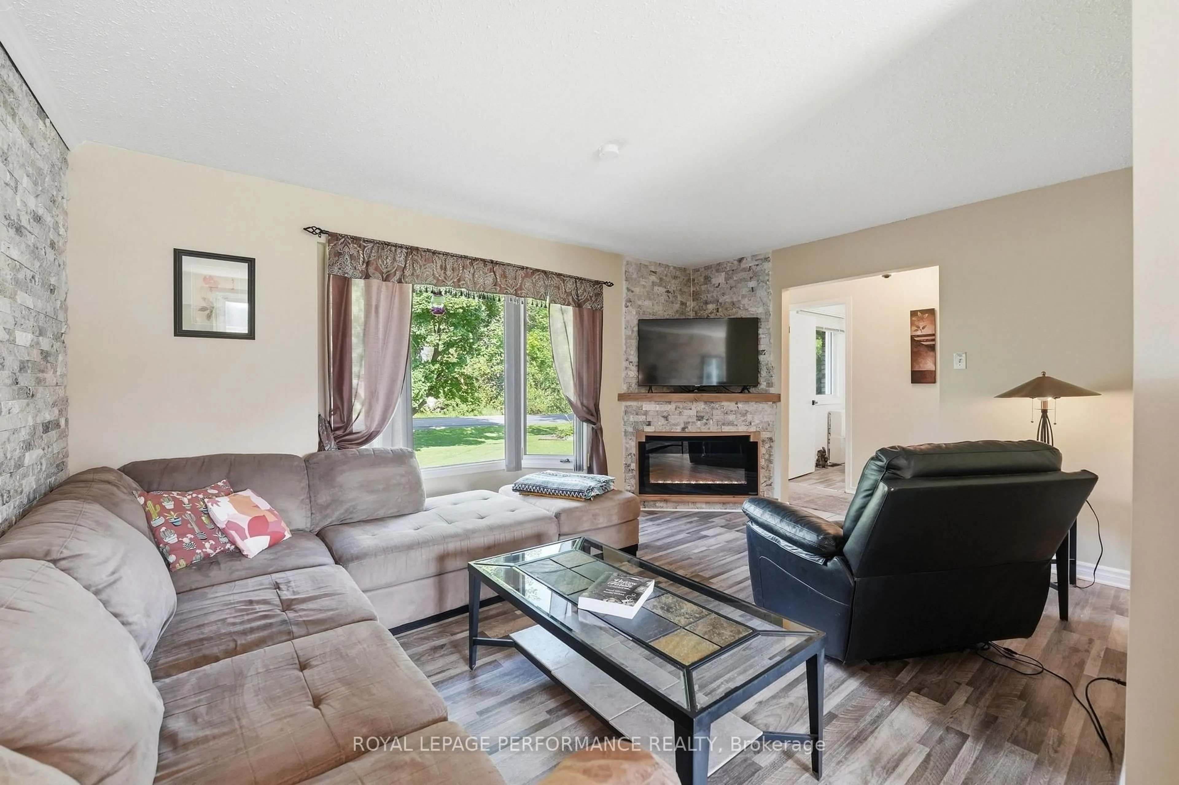 Living room with furniture, unknown for 1084 Eadie Rd, Russell Ontario K4R 1C3