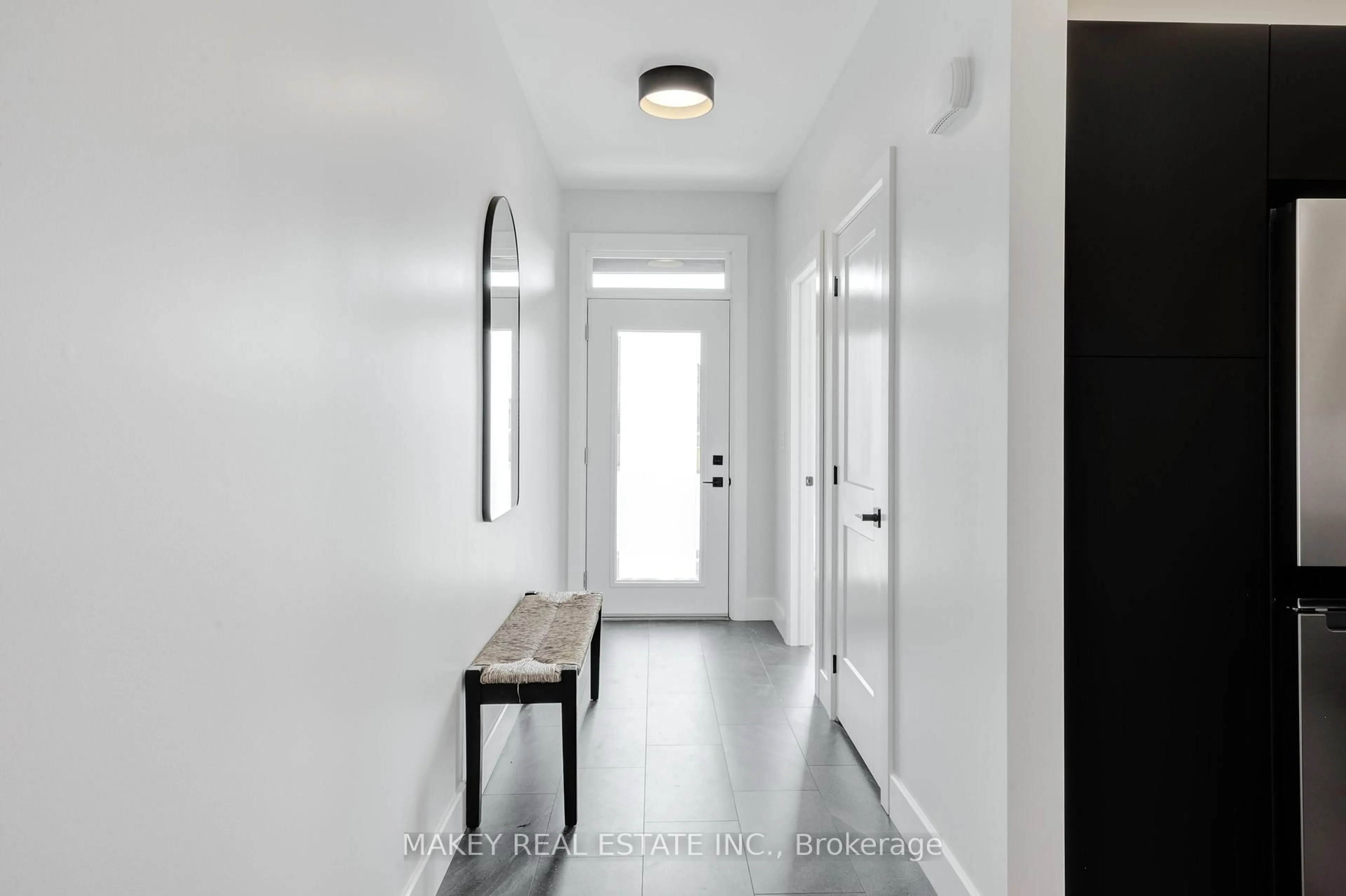 Indoor entryway for 269 Pittock Park Rd #21, Woodstock Ontario N4S 7W2