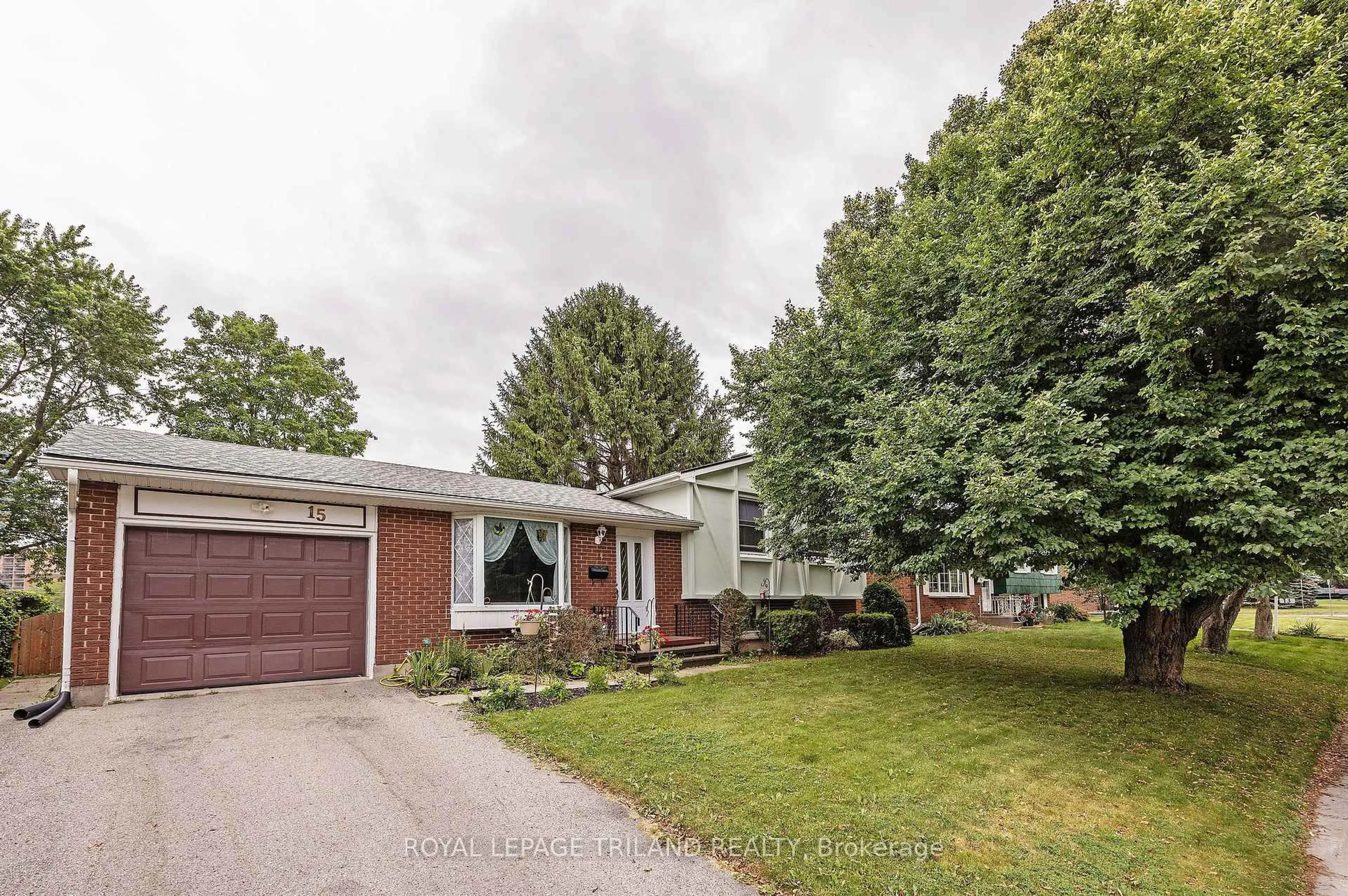 Home with brick exterior material, street for 15 Confederation Dr, St. Thomas Ontario N5P 3P1