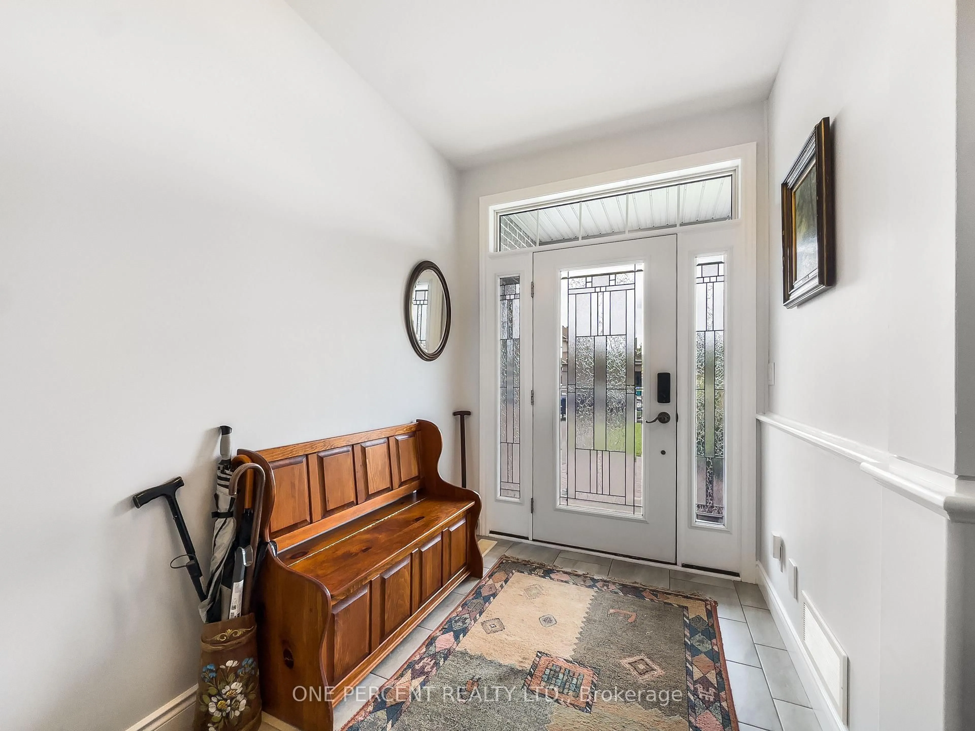 Indoor entryway for 20 TRINITY Crt, Belleville Ontario K8N 0E7