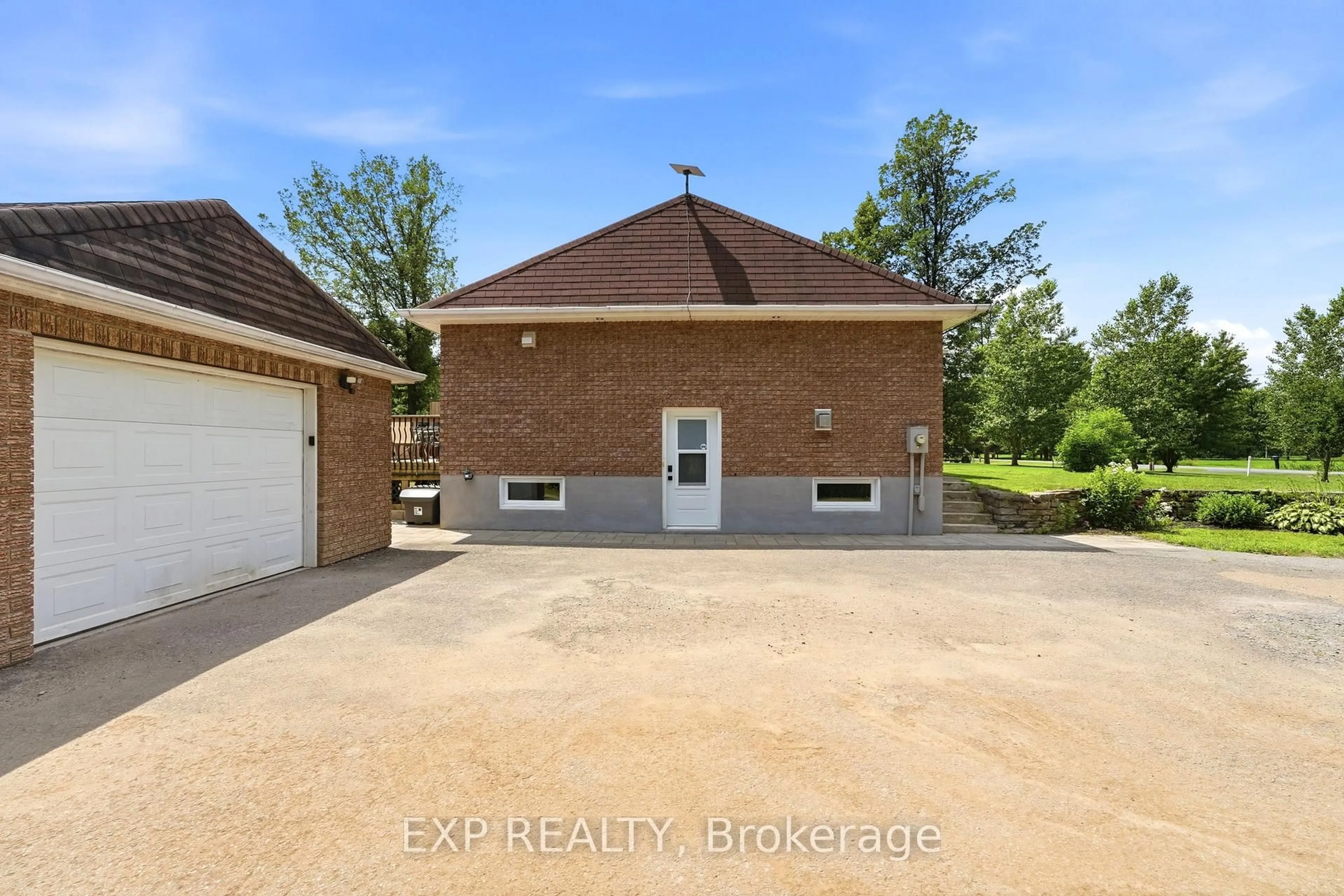 A pic from outside/outdoor area/front of a property/back of a property/a pic from drone, building for 15302 Concession 8 & 9 Rd, North Stormont Ontario L1B 1L9