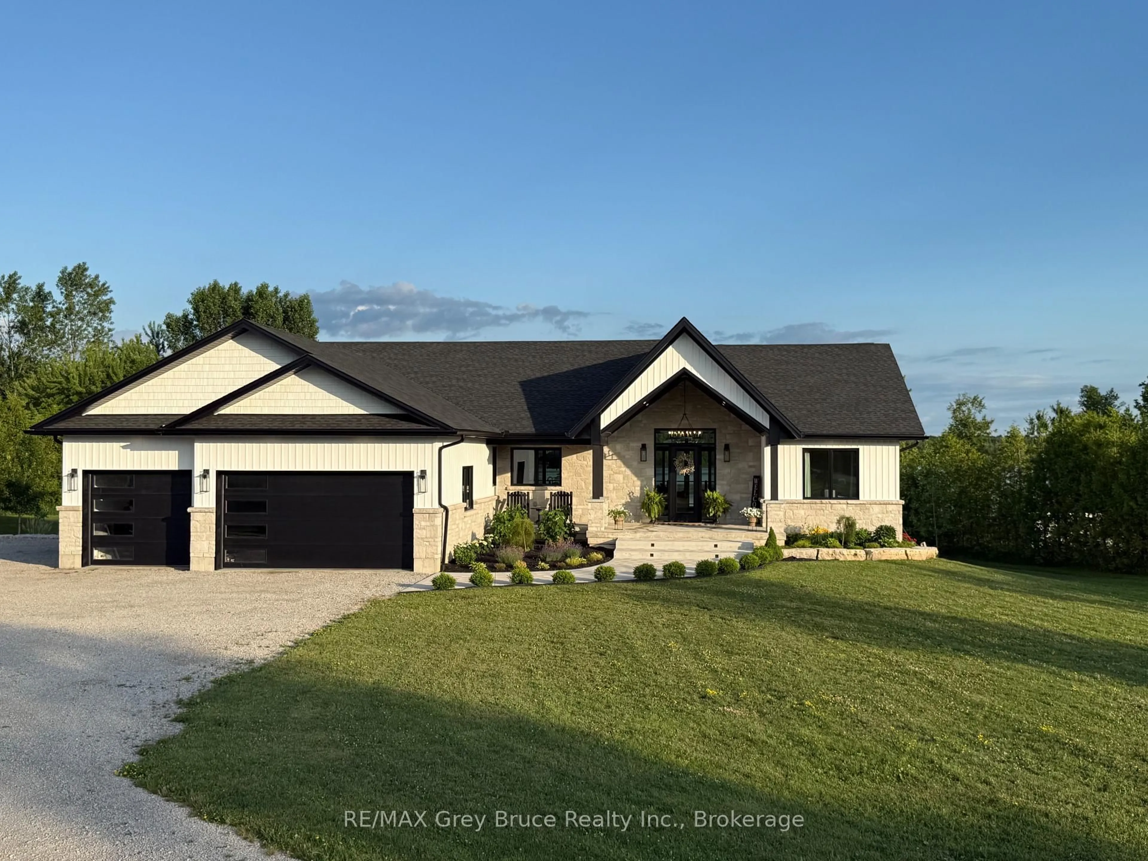 Home with vinyl exterior material, street for 117 Almur Dr, Georgian Bluffs Ontario N0H 2T0