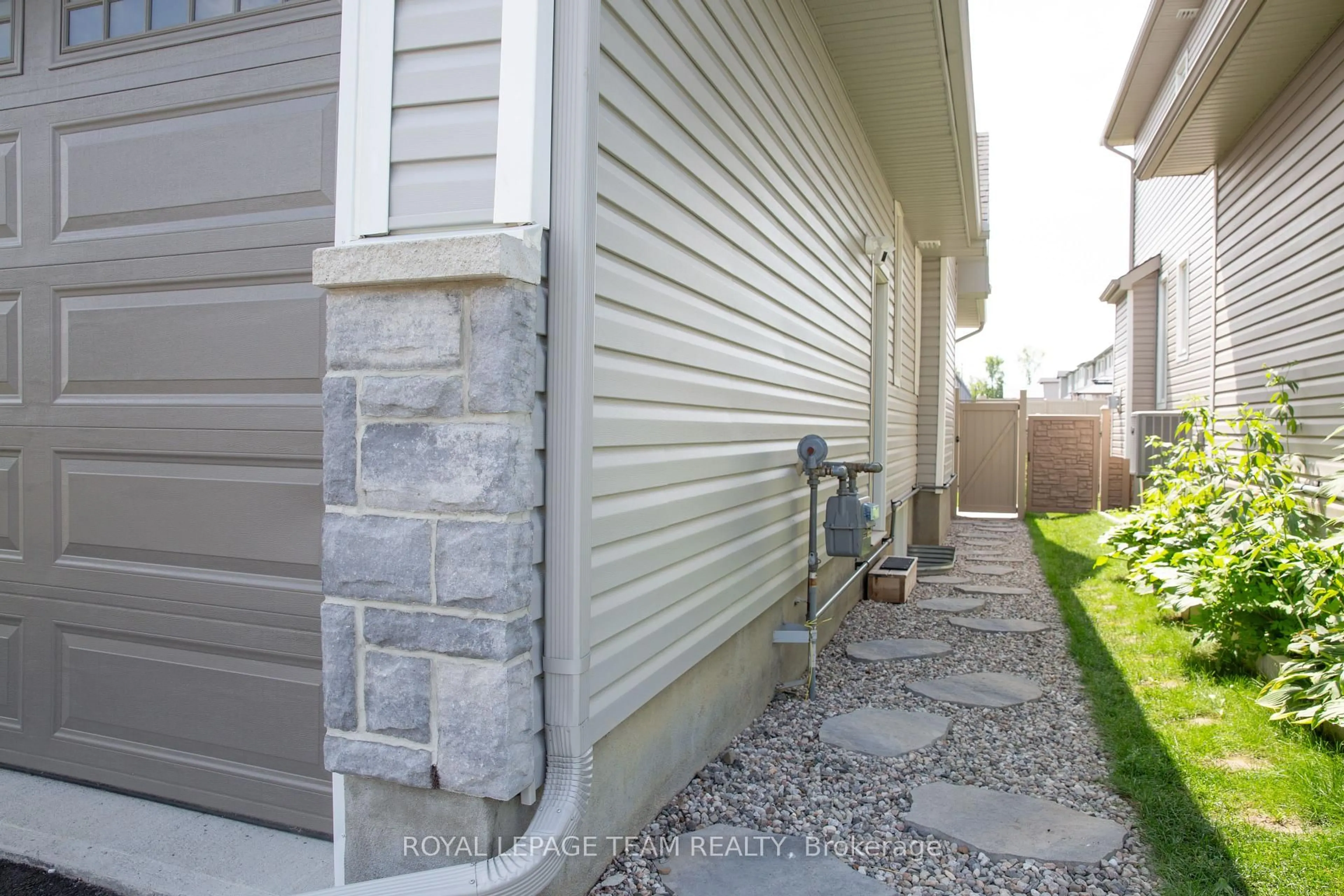 Home with vinyl exterior material, street for 111 Dun Skipper Dr, Ottawa Ontario K1X 0G1
