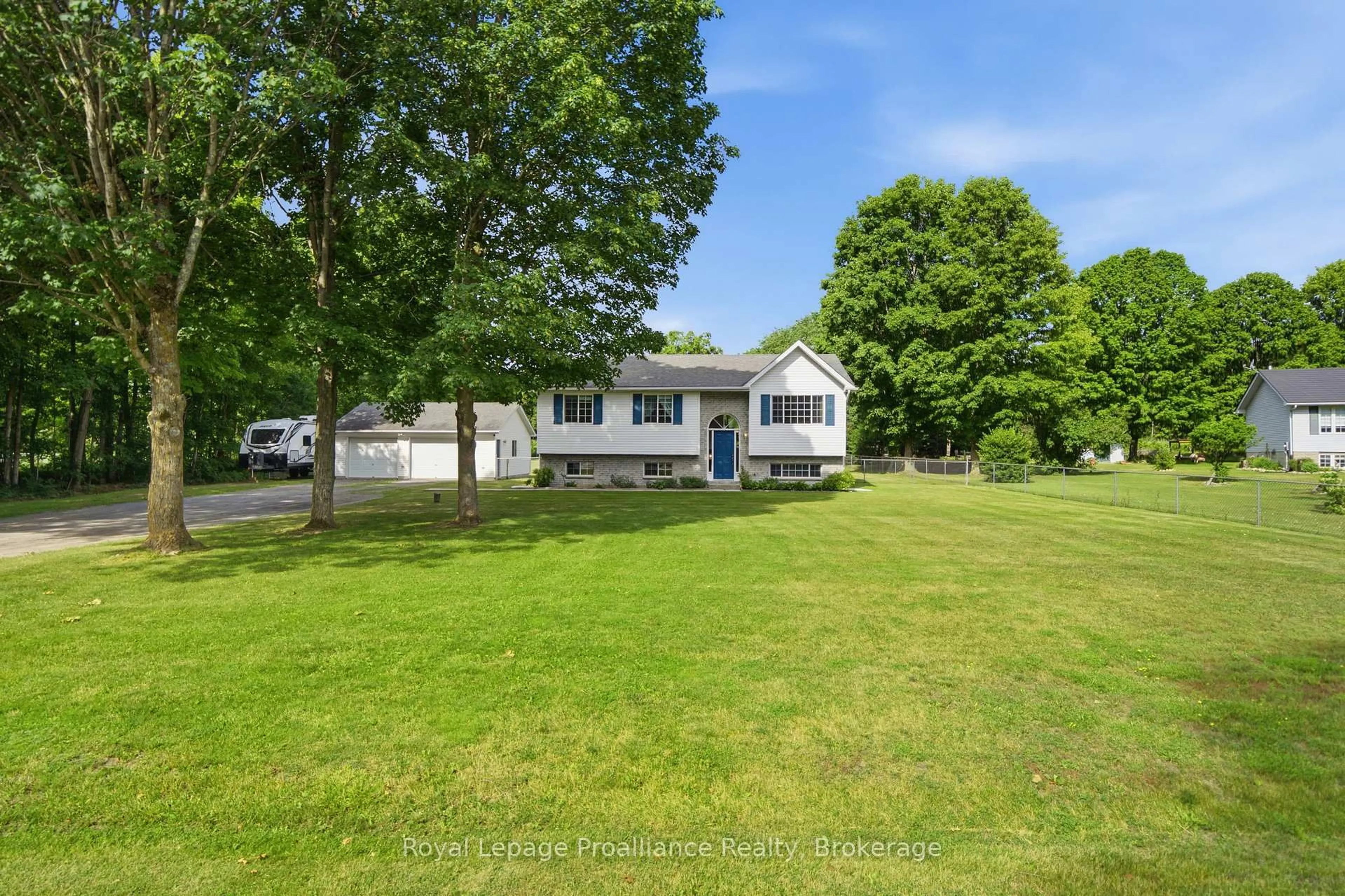 A pic from outside/outdoor area/front of a property/back of a property/a pic from drone, water/lake/river/ocean view for 41 Bay St, Belleville Ontario K0K 2V0