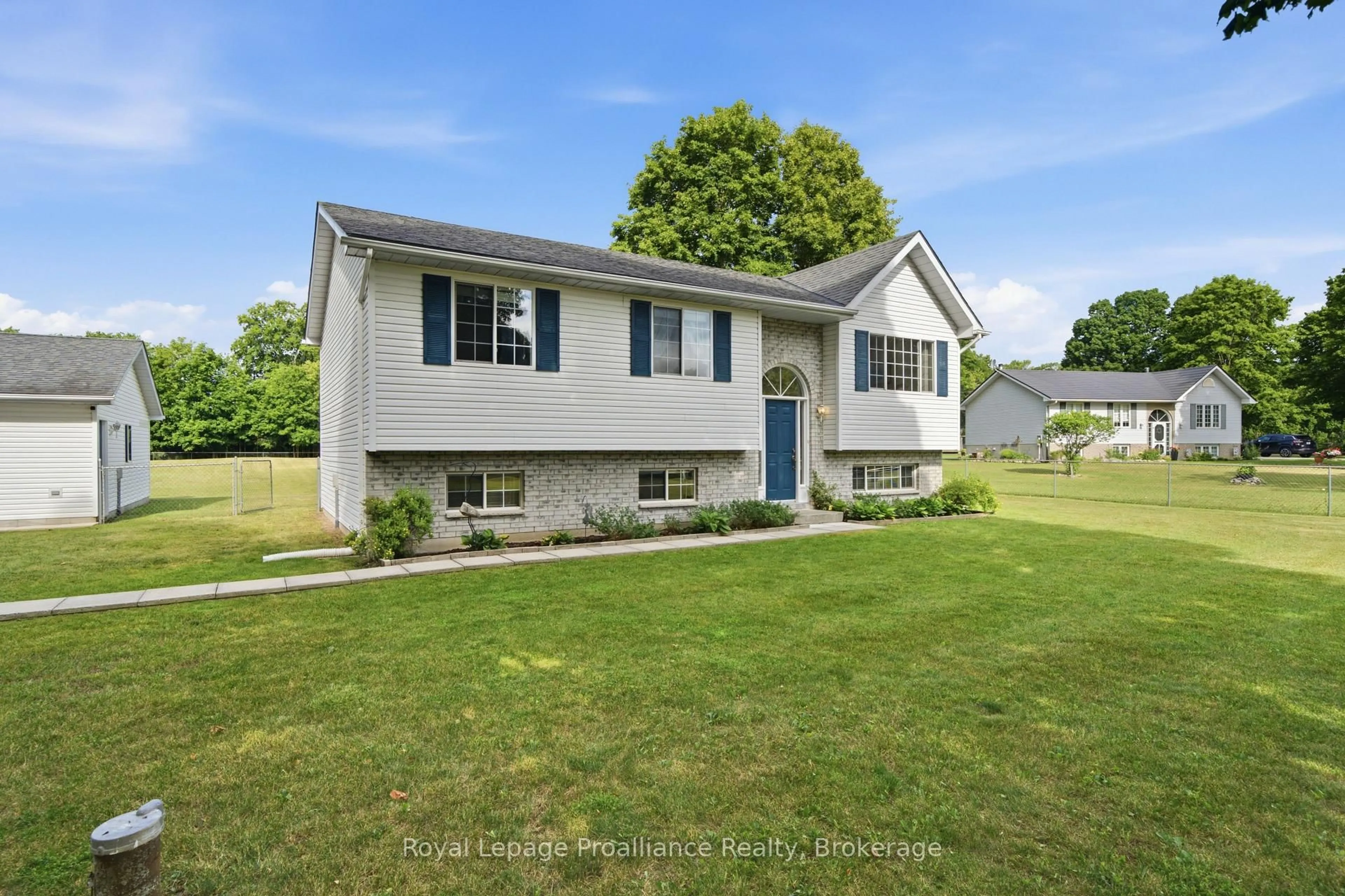 Home with vinyl exterior material, street for 41 Bay St, Belleville Ontario K0K 2V0