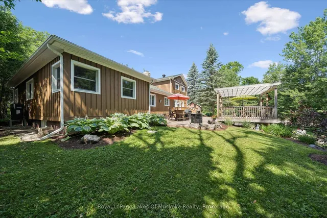 1012 Grey St, Muskoka Lakes 2