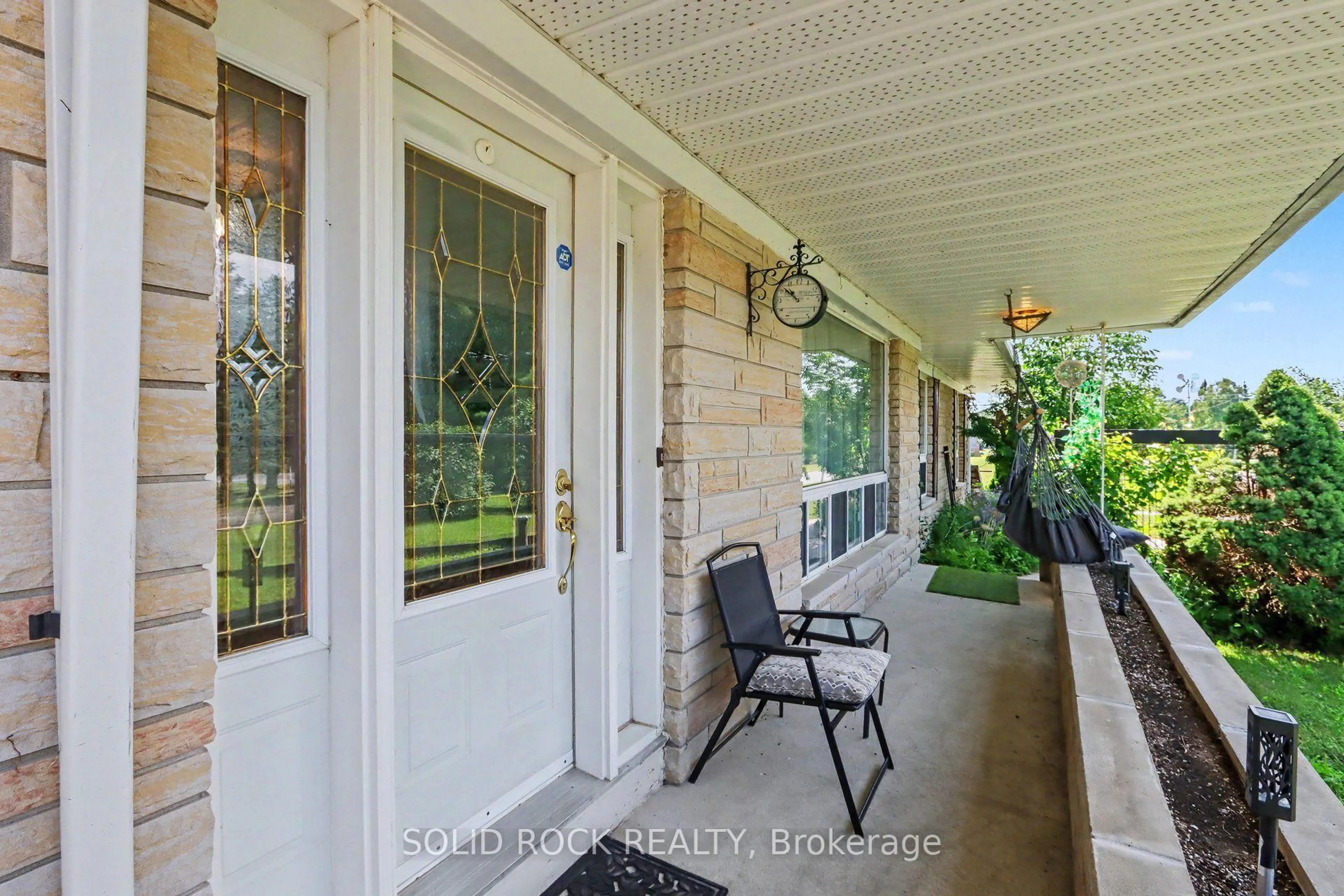 Indoor entryway for 220 Highfield Cres, Carleton Place Ontario K7C 3P2