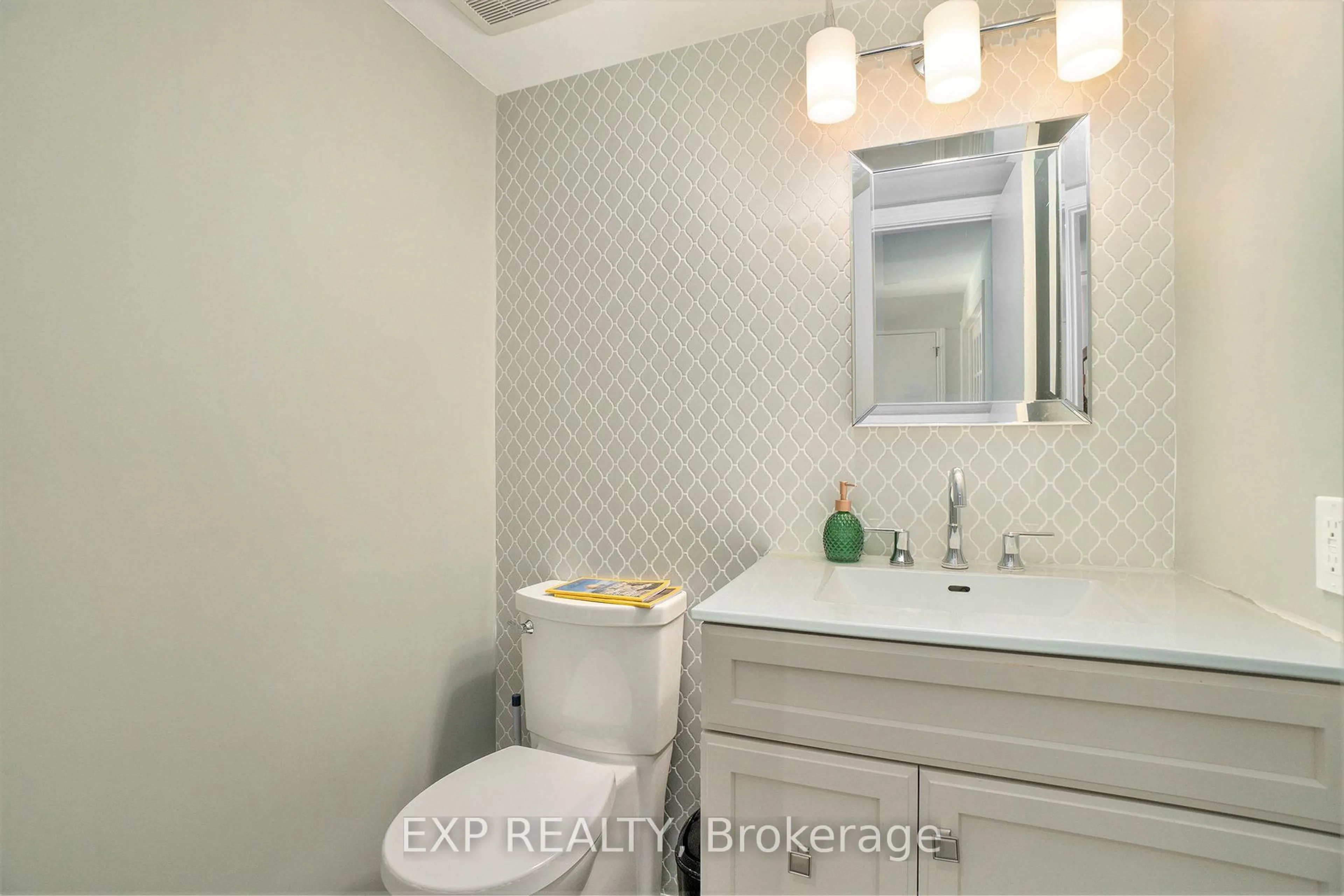 Standard bathroom, ceramic/tile floor for 6667 Bilberry Dr, Ottawa Ontario K1C 4N5