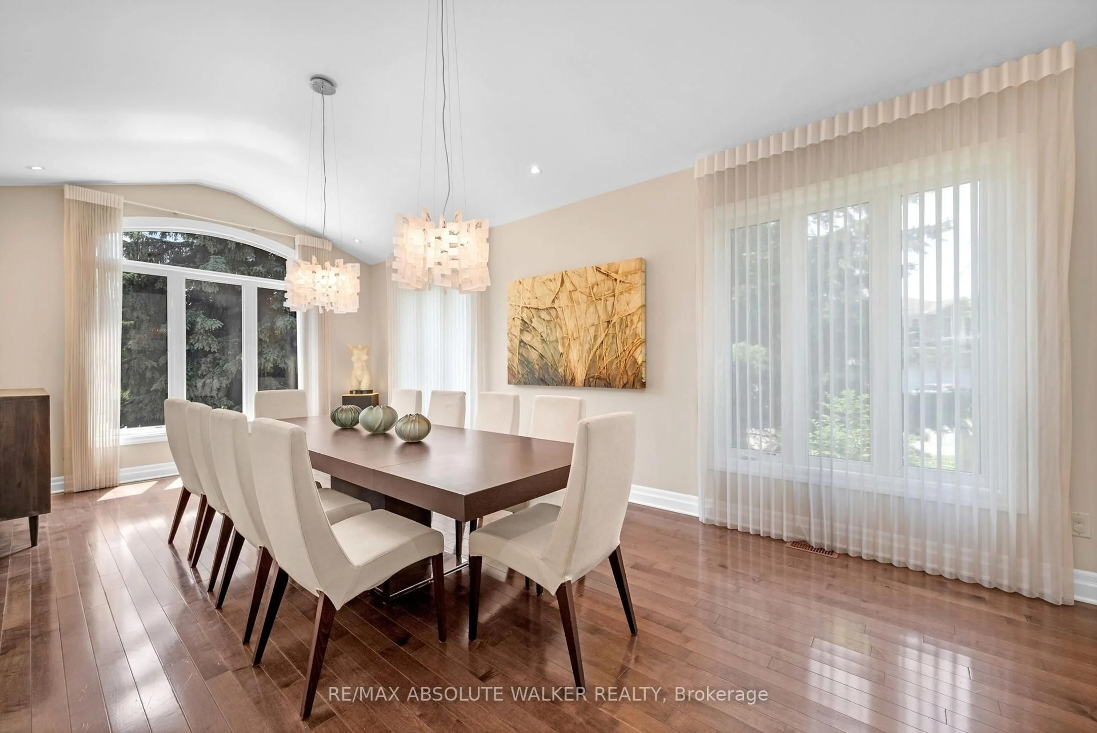 Dining room, wood/laminate floor for 667 Everlasting Cres, Ottawa Ontario K4A 0K3