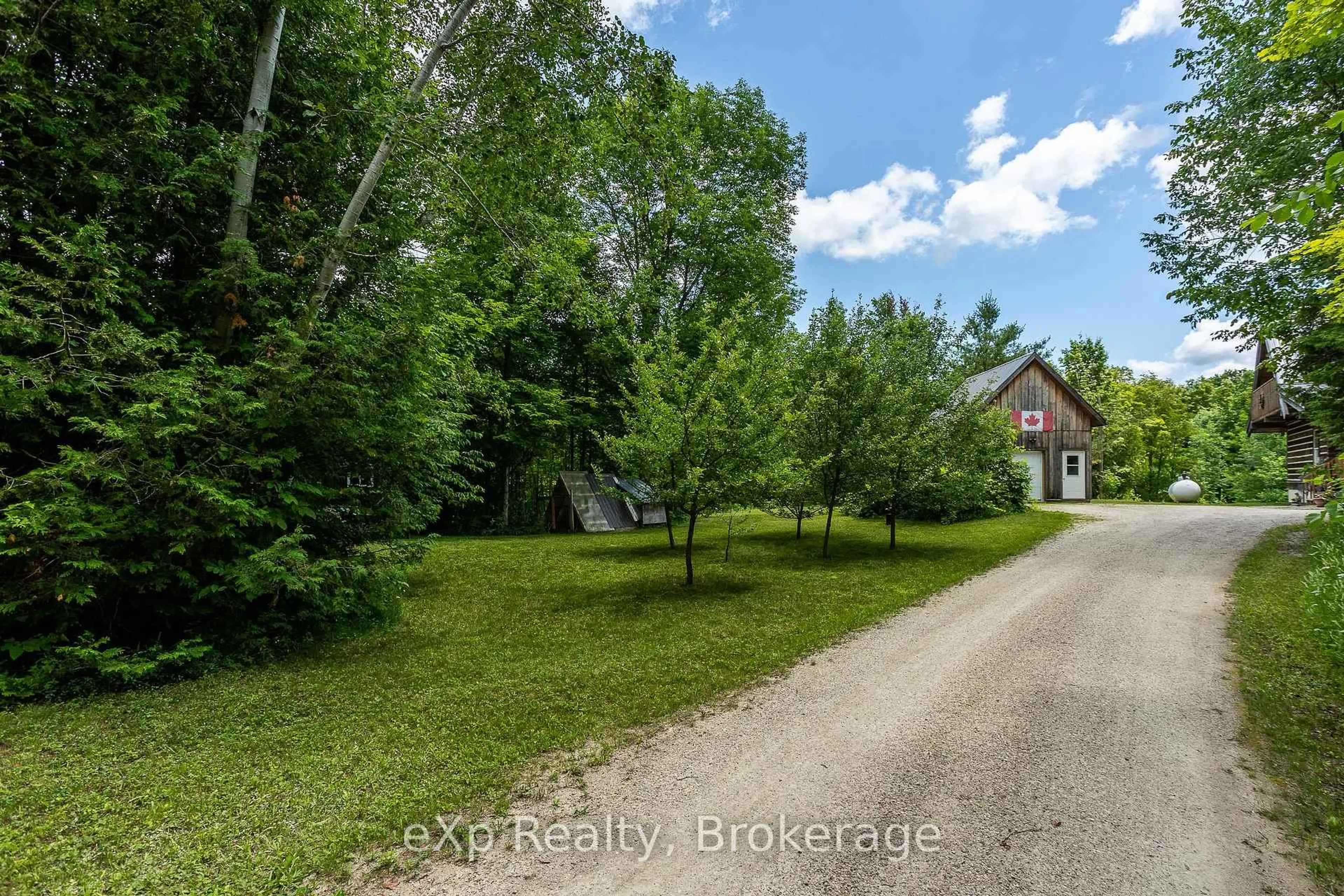 A pic from outside/outdoor area/front of a property/back of a property/a pic from drone, street for 720232 Sideroad 20, Chatsworth Ontario N0H 1R0
