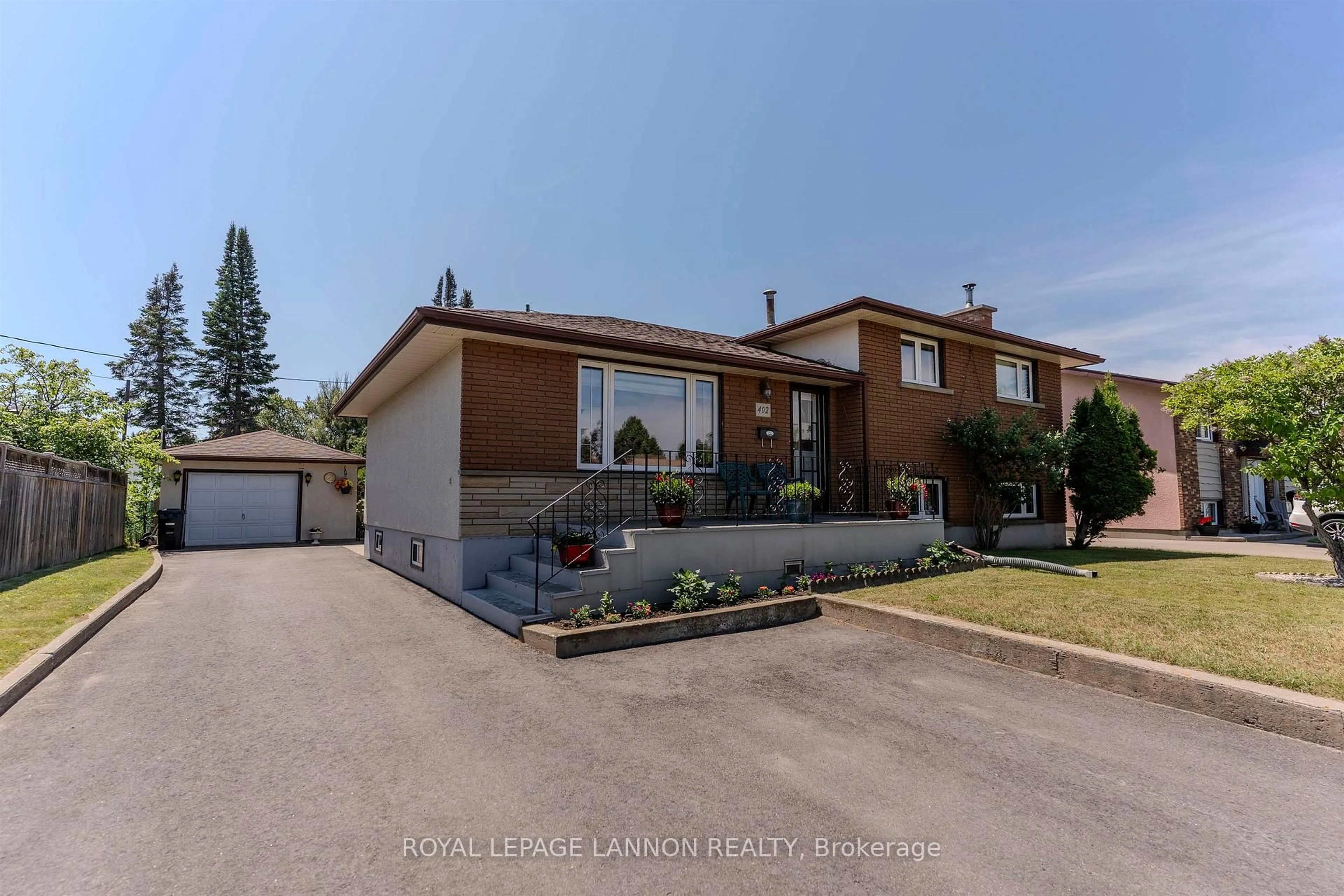 A pic from outside/outdoor area/front of a property/back of a property/a pic from drone, street for 402 Victoria Ave W, Thunder Bay Ontario P7C 1G7