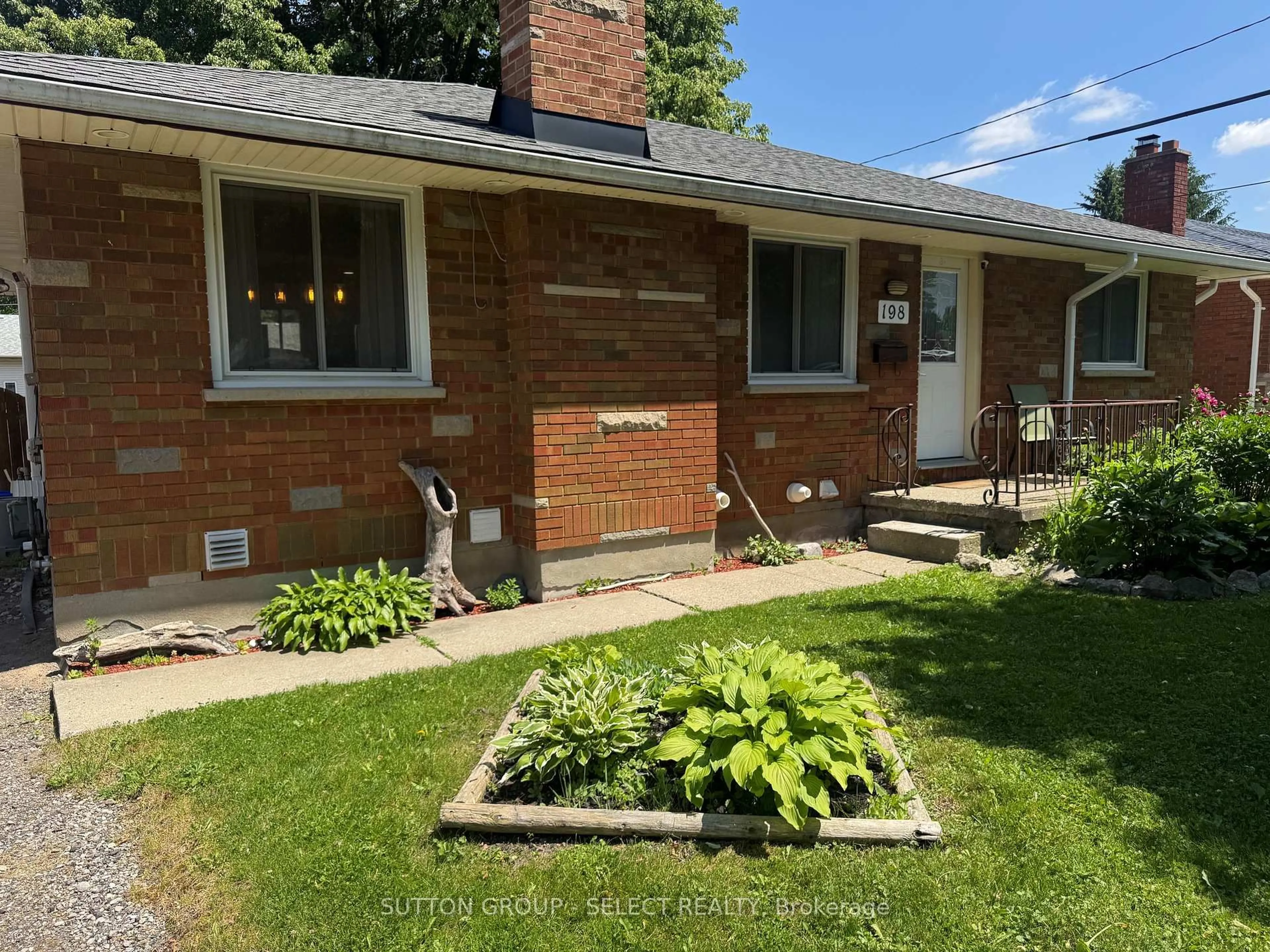 Unknown for 198 Arlington Cres, London South Ontario N5Z 3E1