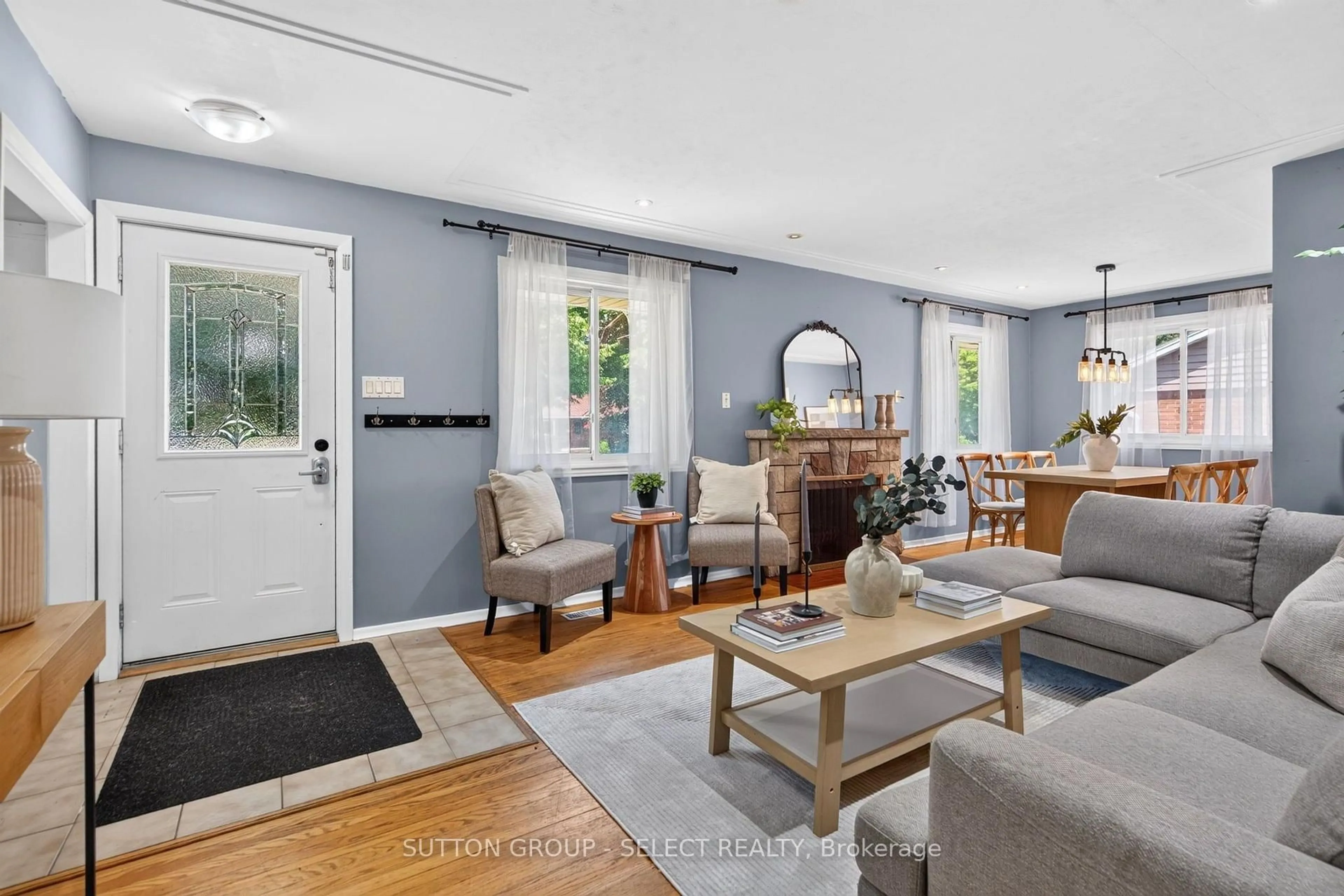 Living room with furniture, unknown for 198 Arlington Cres, London South Ontario N5Z 3E1