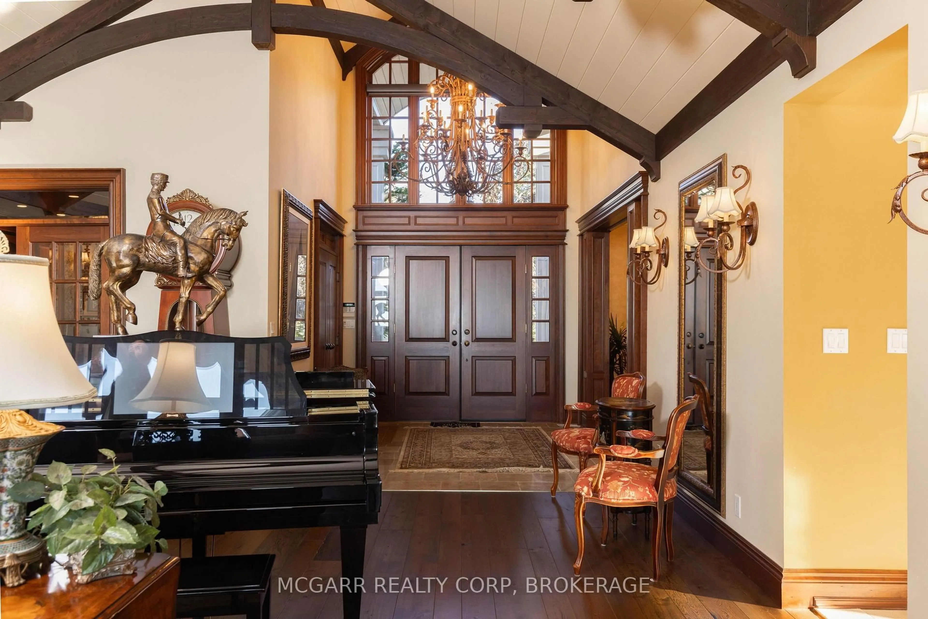 Indoor entryway for 89 October Dr, St. Catharines Ontario L2N 6J4